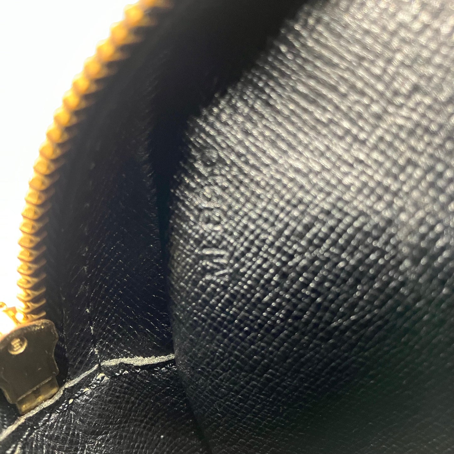 LOUIS VUITTON Epi Danube shoulder bag