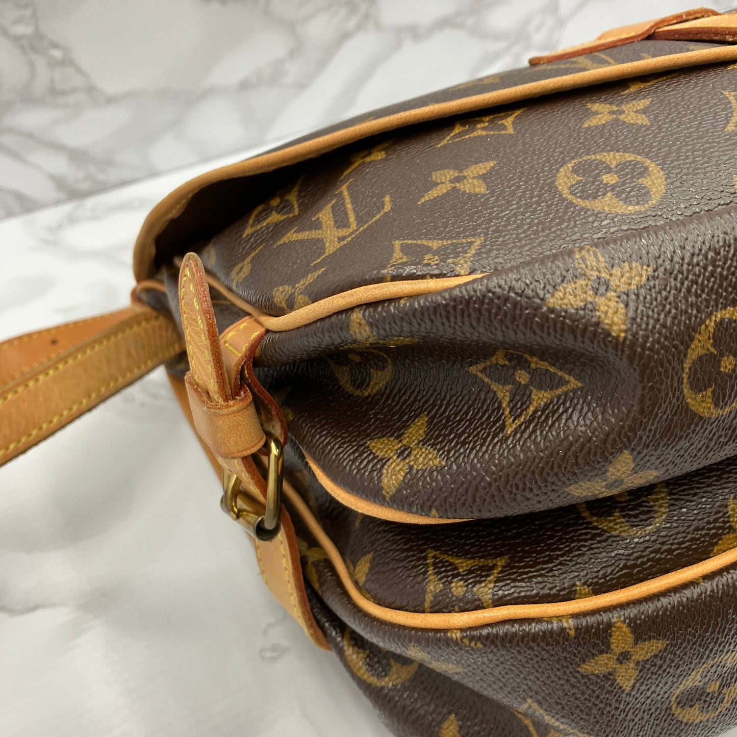 LOUIS VUITTON Monogram Saumur shoulder bag