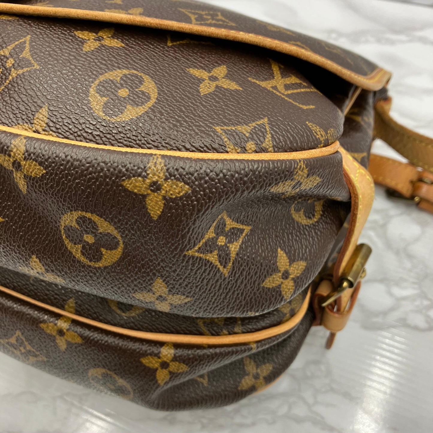 LOUIS VUITTON Monogram Saumur shoulder bag