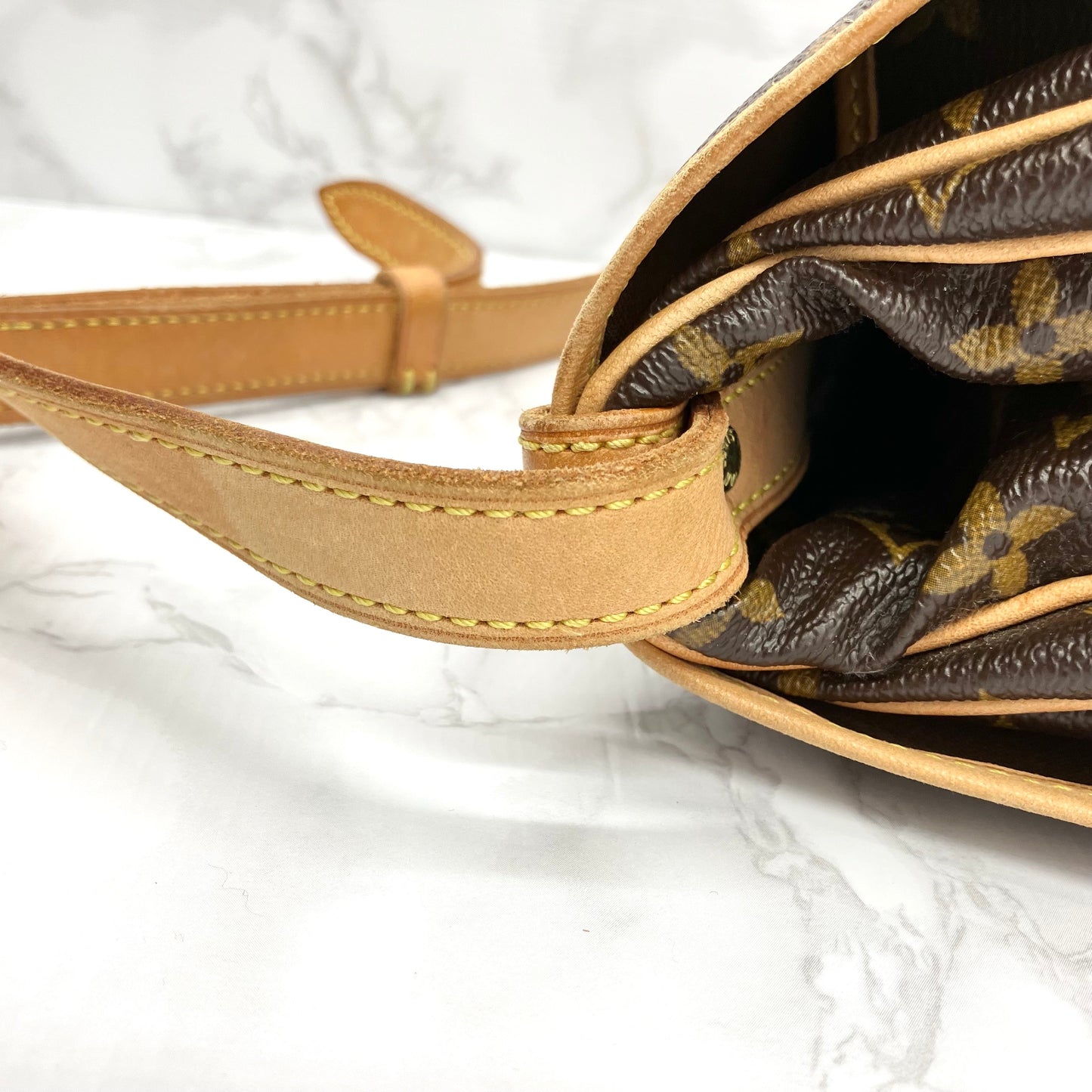 LOUIS VUITTON Monogram Saumur shoulder bag