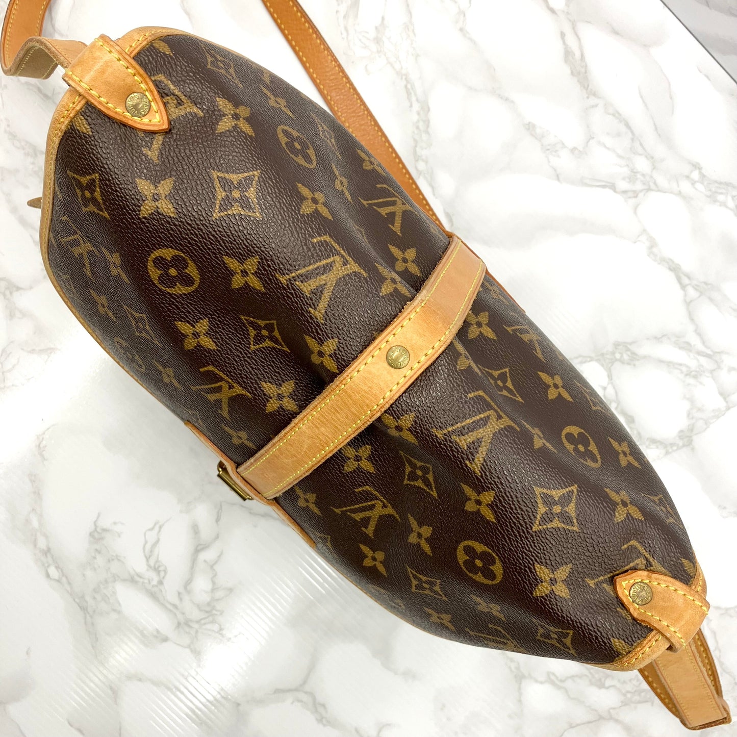 LOUIS VUITTON Monogram Saumur shoulder bag