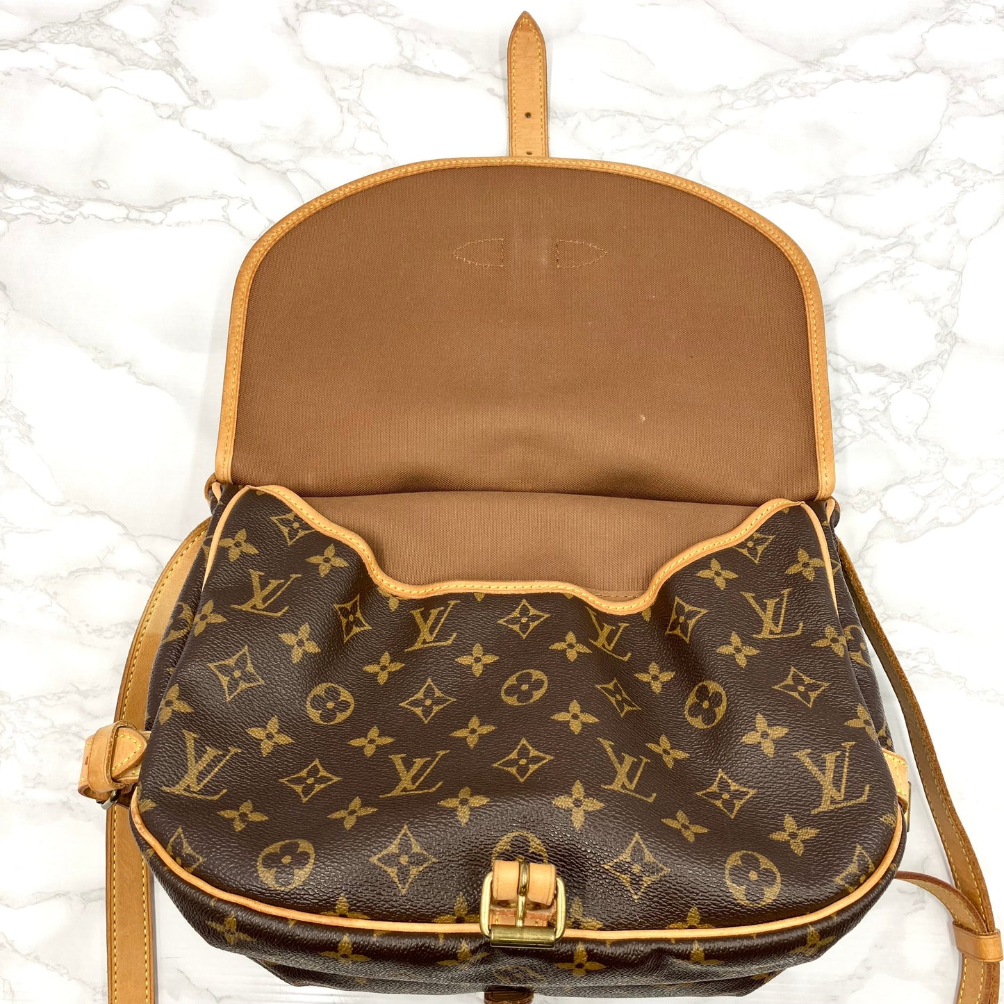 LOUIS VUITTON Monogram Saumur shoulder bag