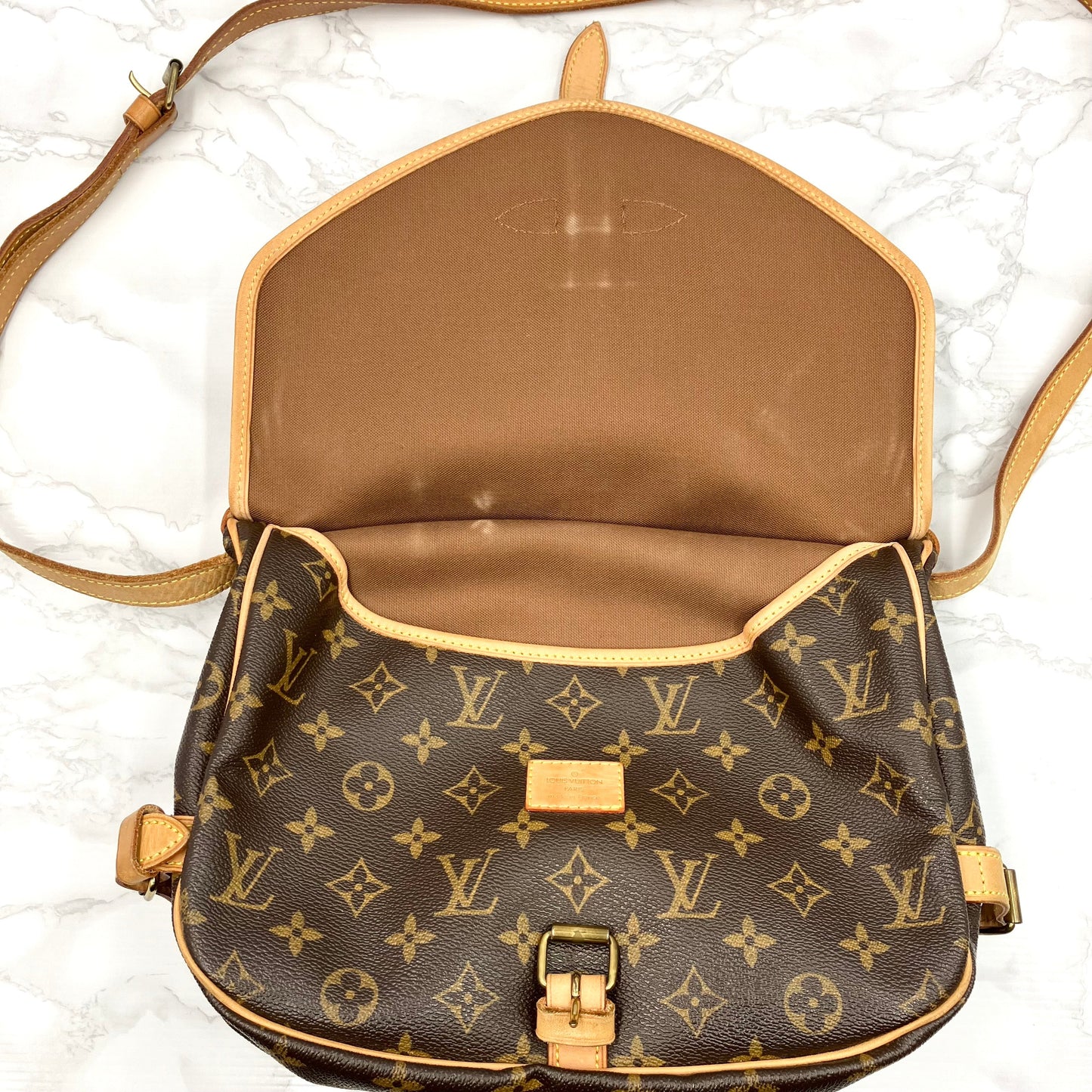 LOUIS VUITTON Monogram Saumur shoulder bag