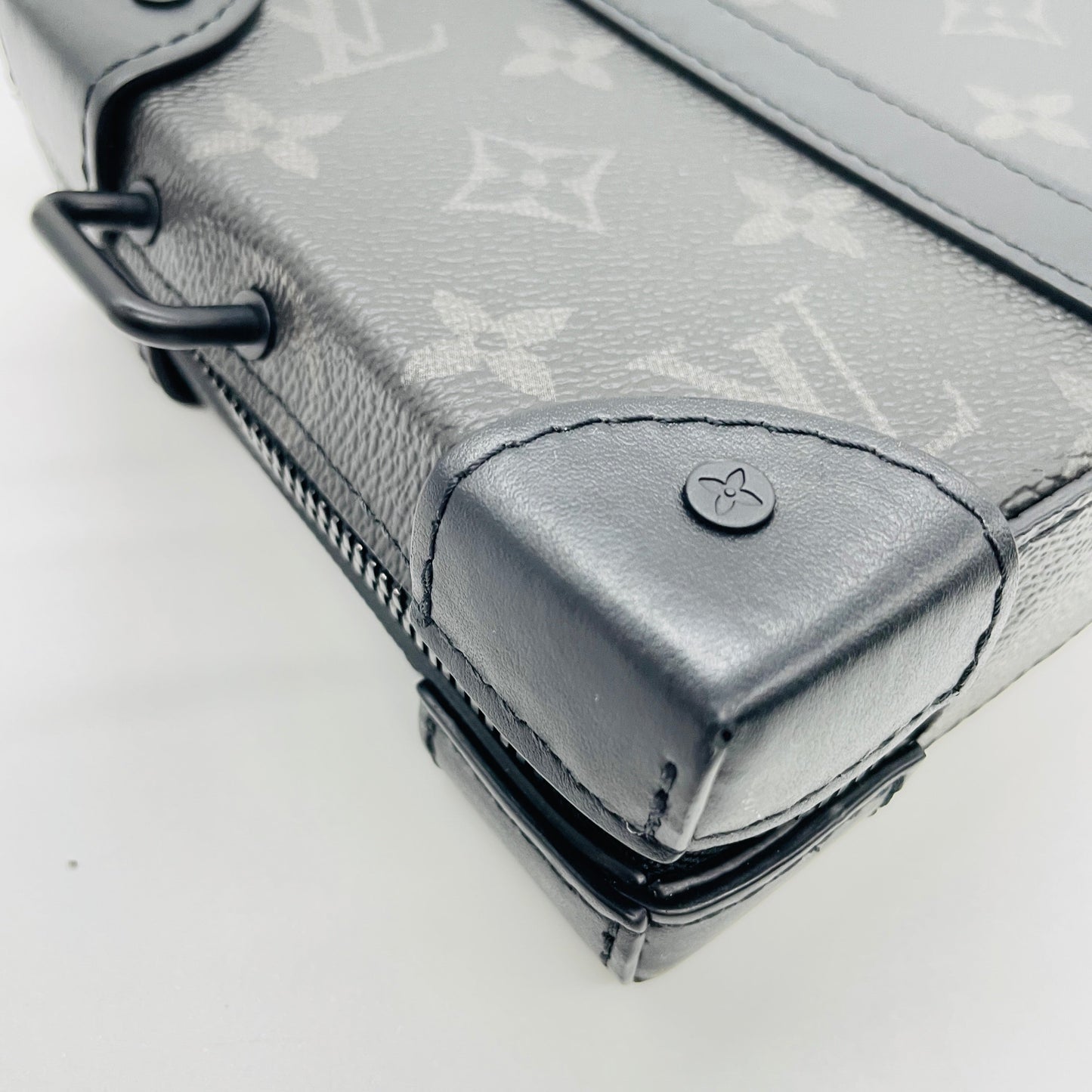 LOUIS VUITTON Eclipse Trunk Shoulder wallet RFID