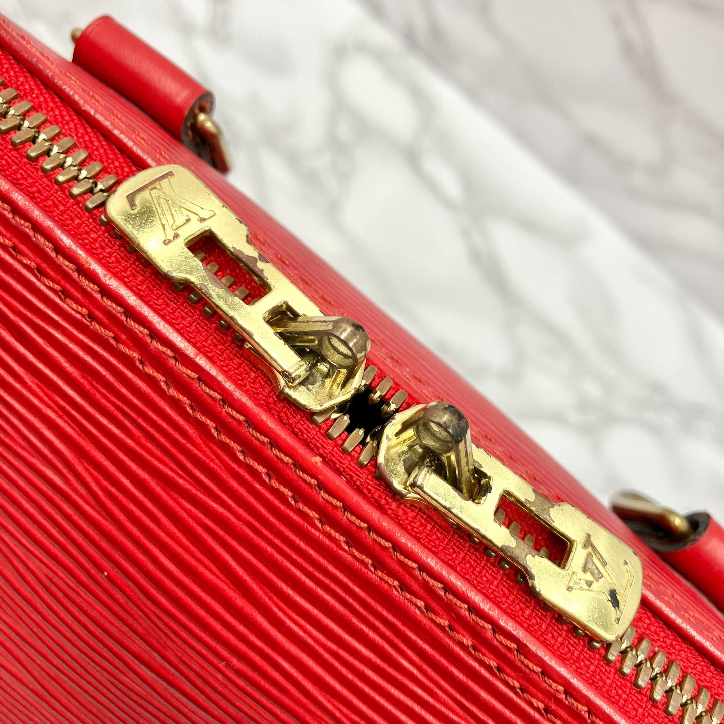 LOUIS VUITTON Epi Alma PM
