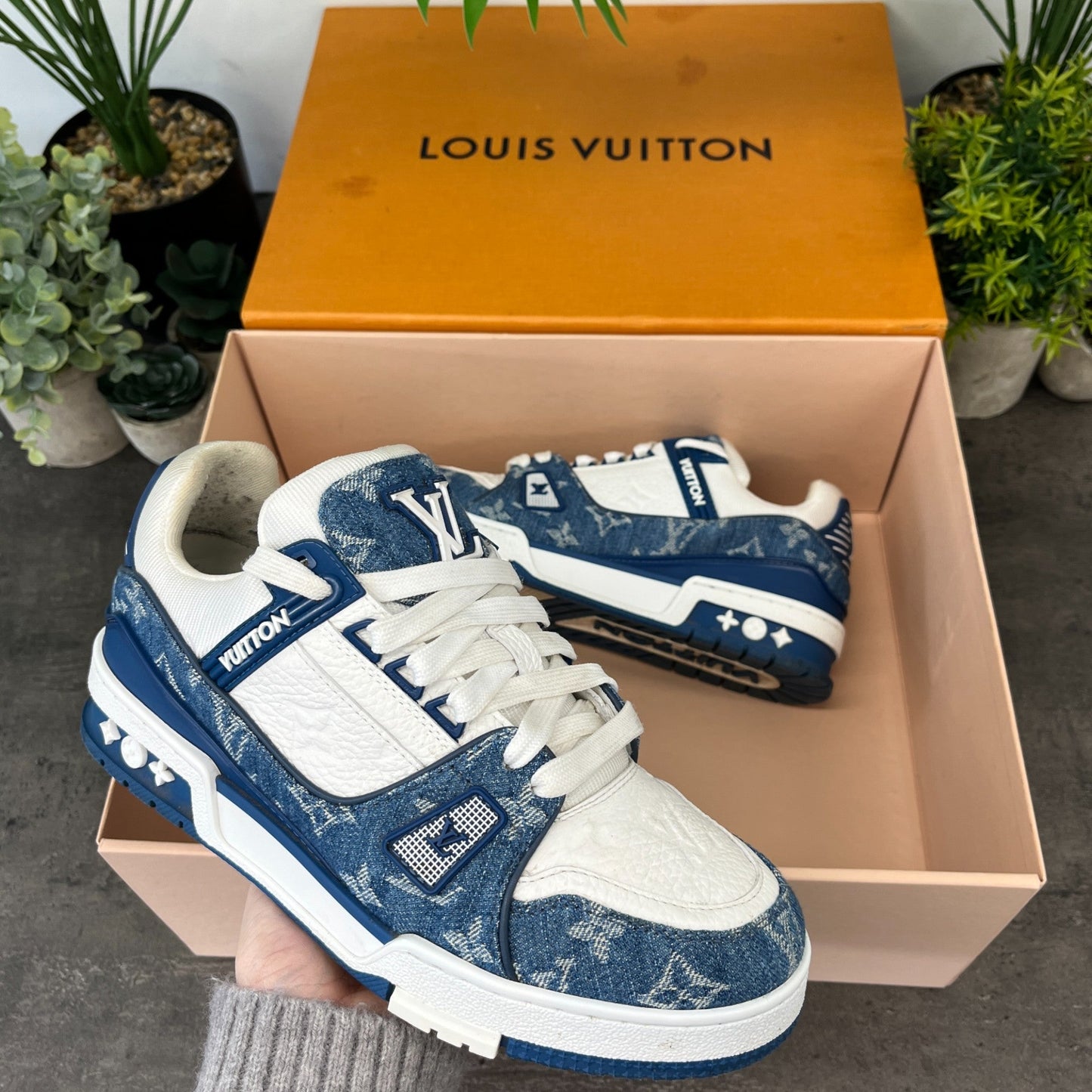 Women's Lv Denim Low Trainers White Size EU 38 / UK 5