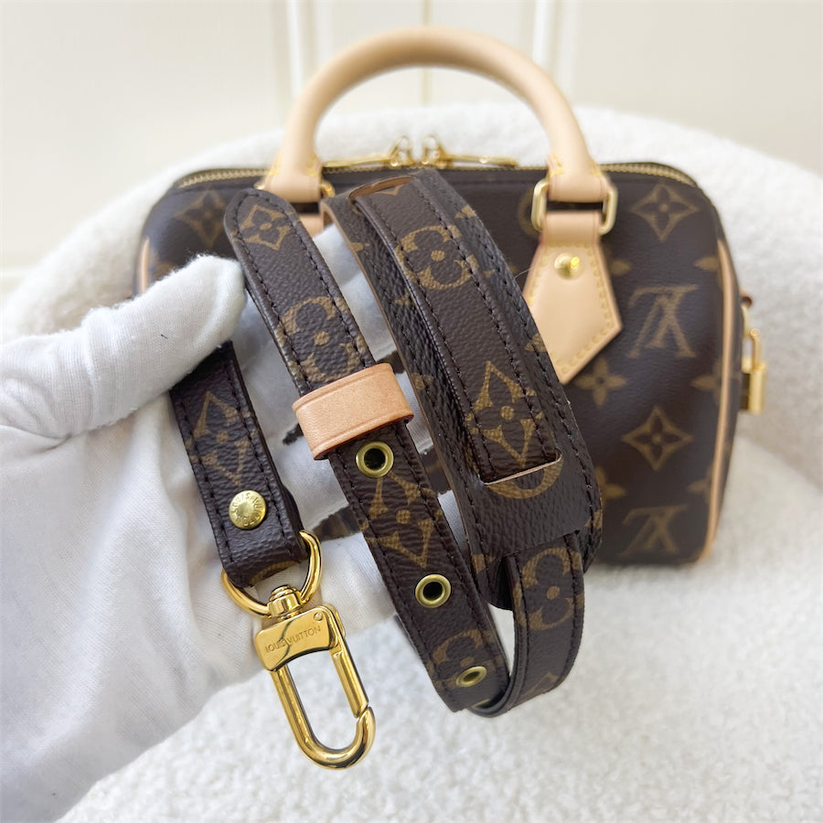 LV Speedy Bandouliere 20 in Monogram Canvas GHW (Without Patterned Strap) + Monogram strap.