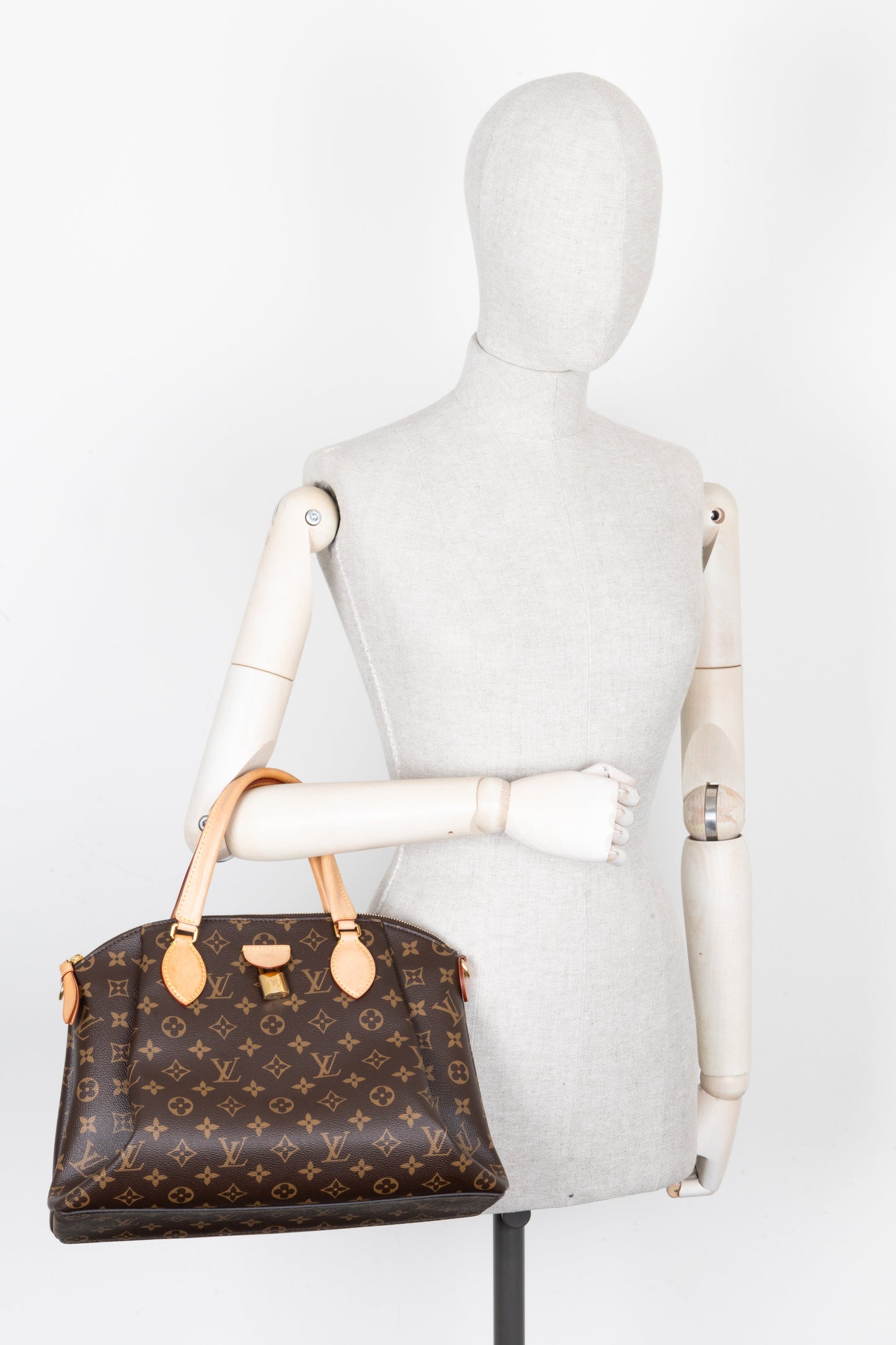 LOUIS VUITTON Turenne MM Crossbody Bag MNG