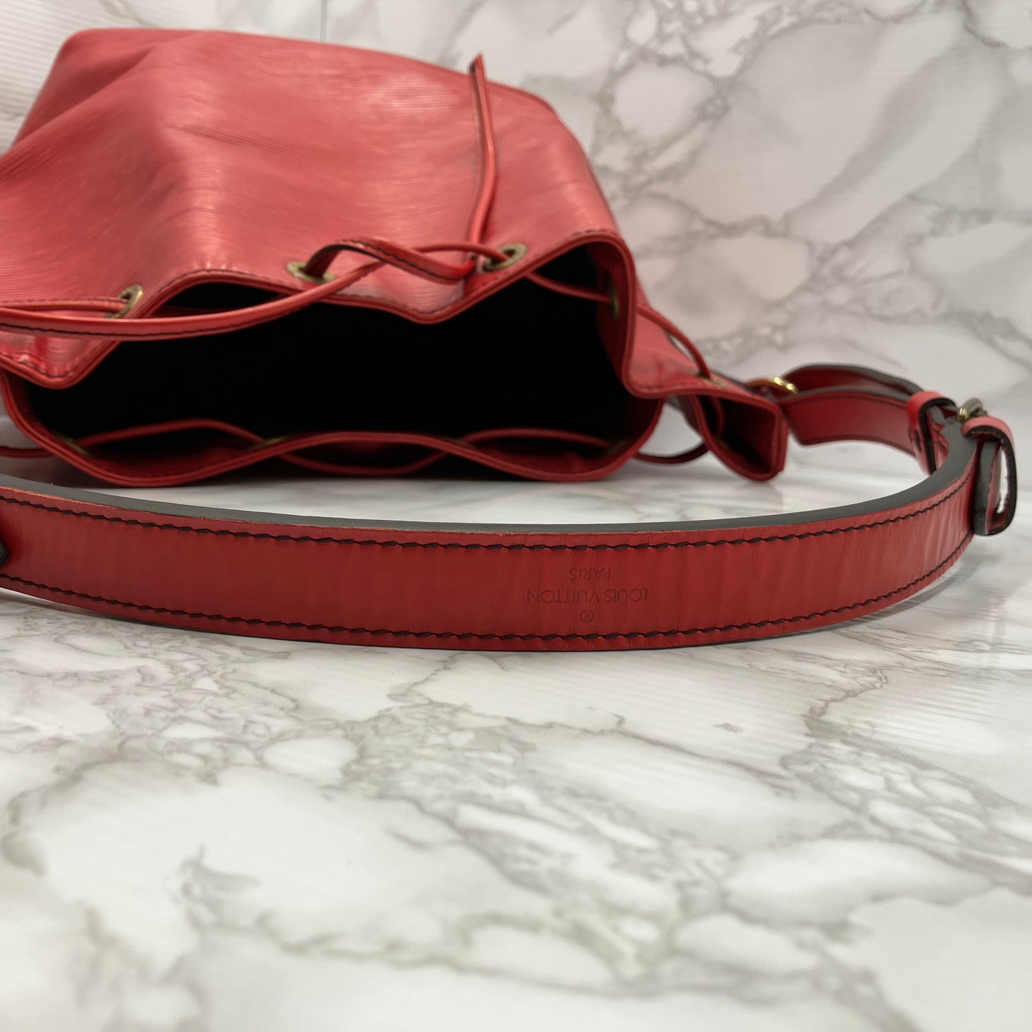 LOUIS VUITTON Epi petit noé