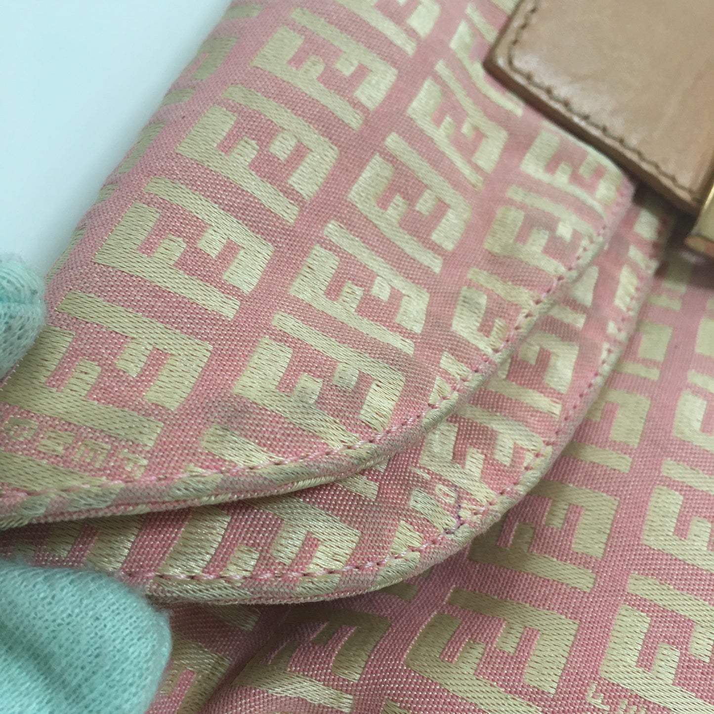 FENDI Shoulder Bag in Pink Fabric