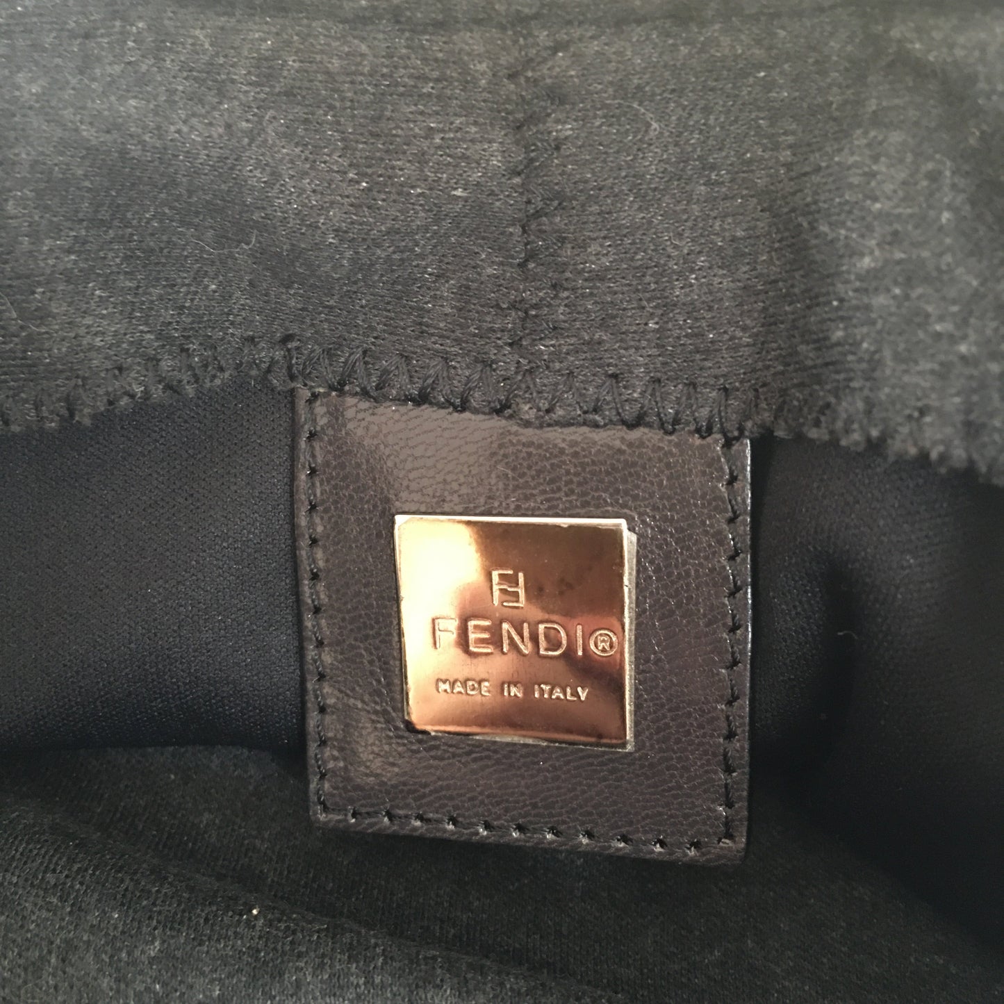 FENDI Shoulder Bag in Black Fabric