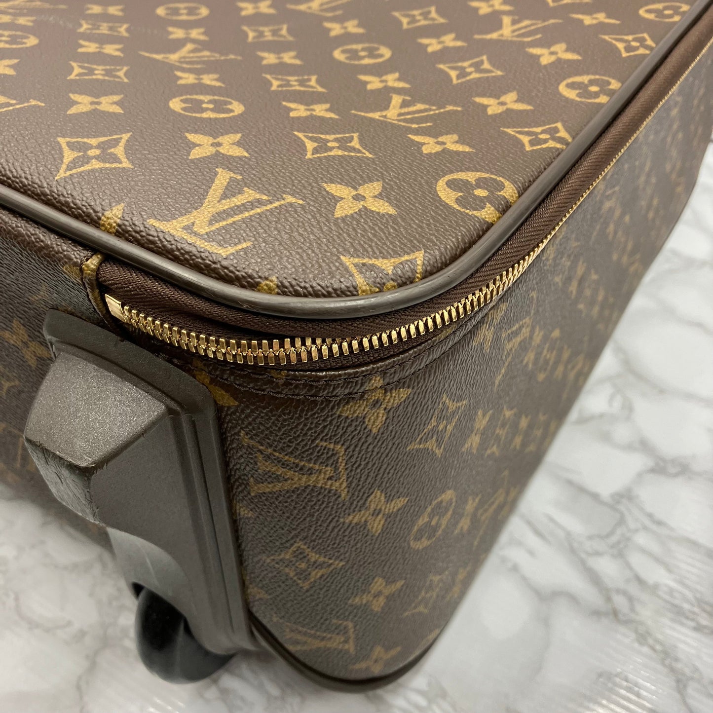 LOUIS VUITTON Monogram Pegase 45