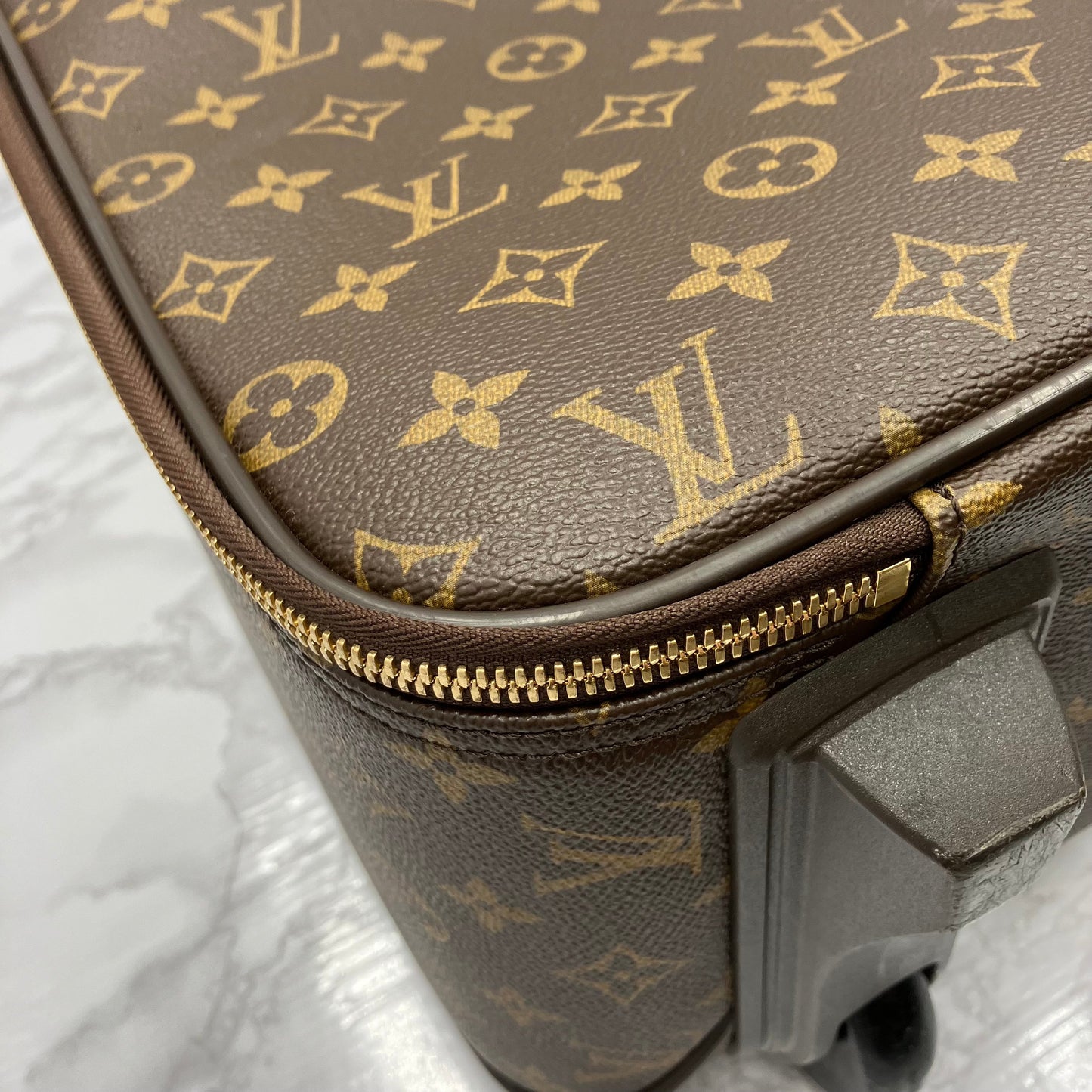 LOUIS VUITTON Monogram Pegase 45