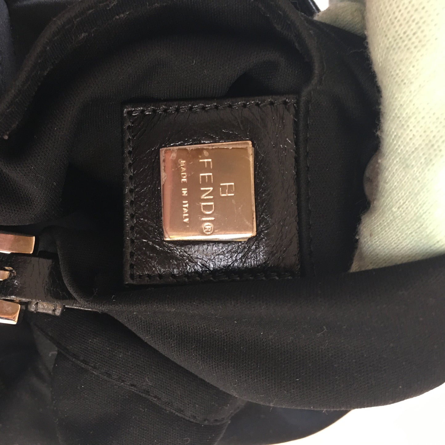 FENDI Shoulder Bag in Black Fabric