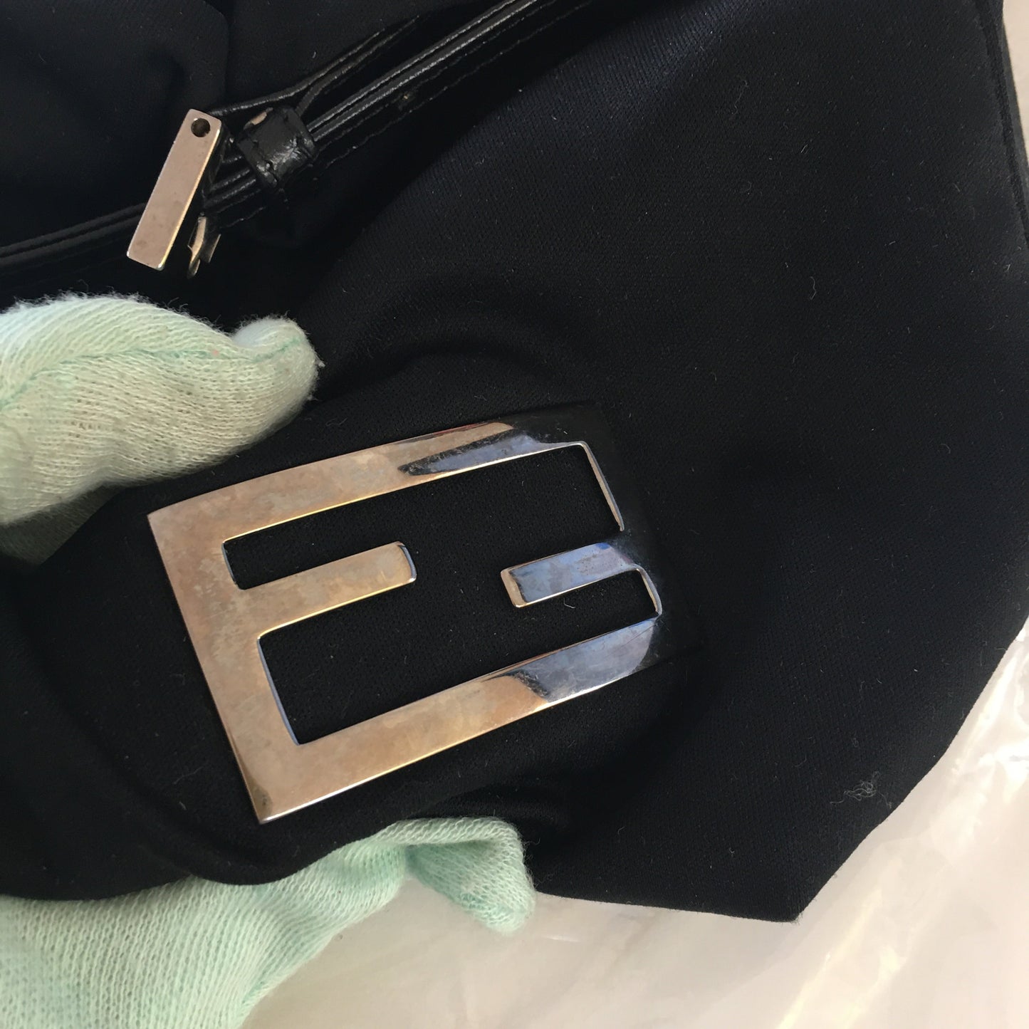 FENDI Shoulder Bag in Black Fabric