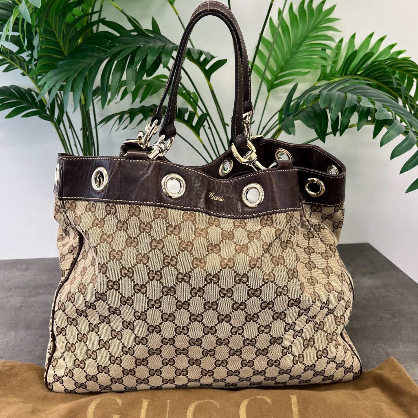 Women's Gg Supreme Handbag Beige