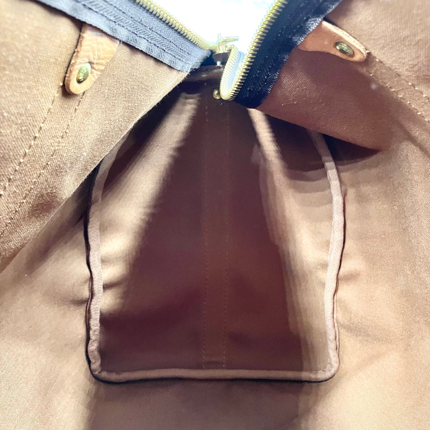 LOUIS VUITTON Monogram Keepall 50 Bandoliere