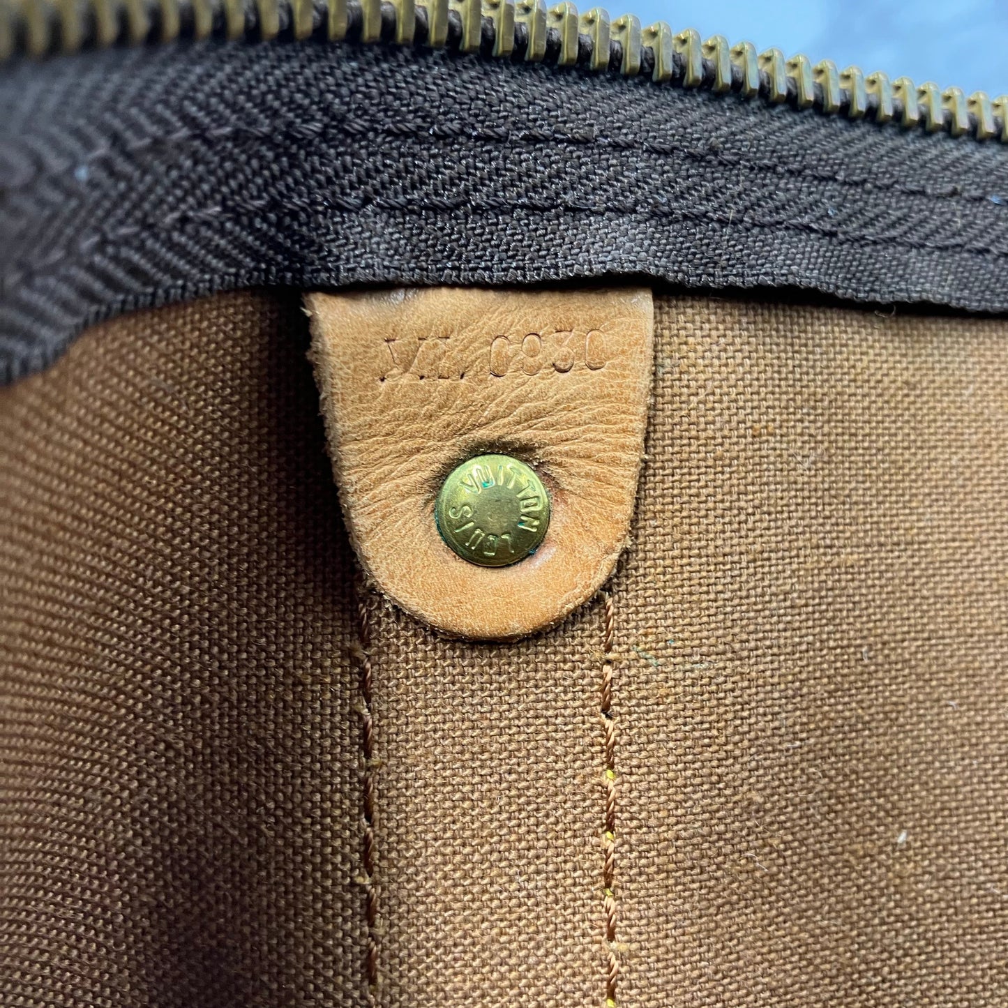 LOUIS VUITTON Monogram Keepall 50 Bandoliere