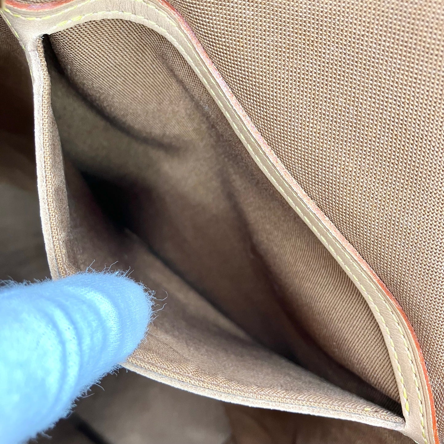 LOUSI VUITTON MOnogram Monsri GM