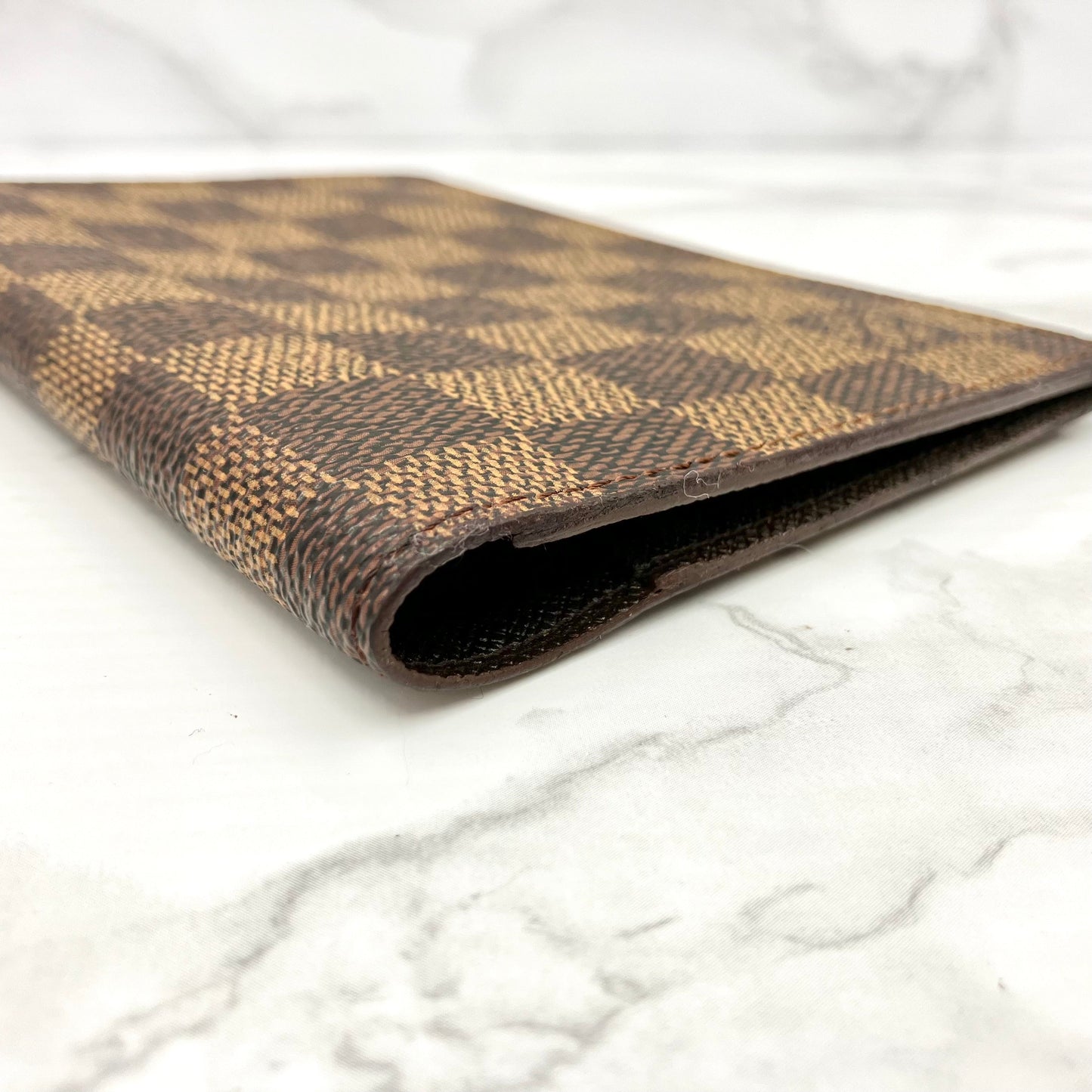 LOUIS VUITTON Damier passport case