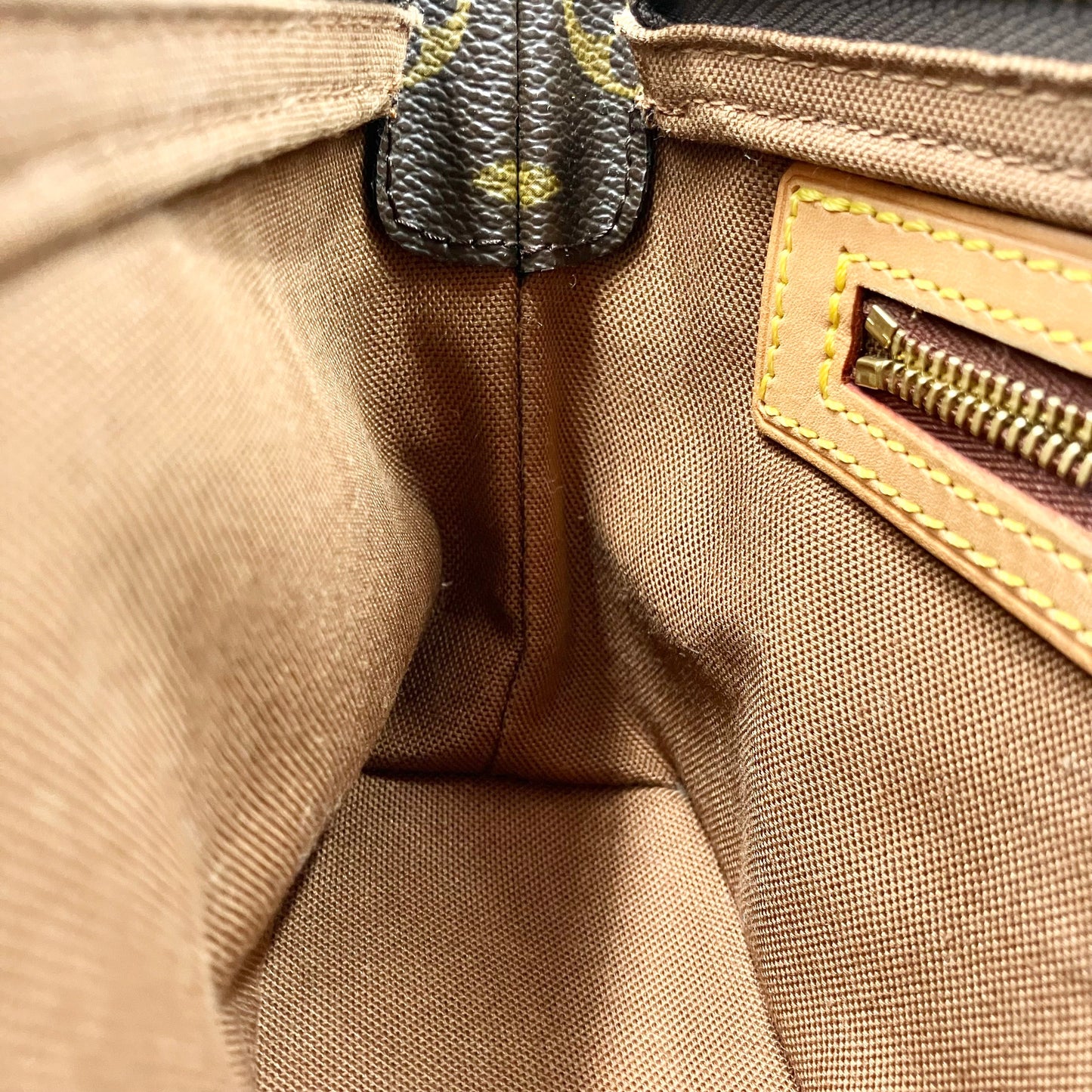 LOUIS VUITTON Monogram Trotter