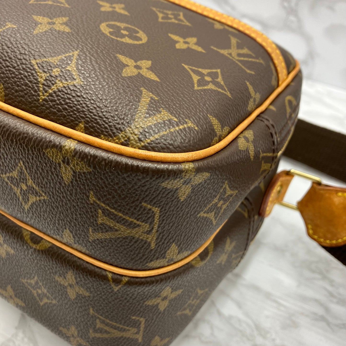 LOUIS VUITTON Monogram Reporter PM