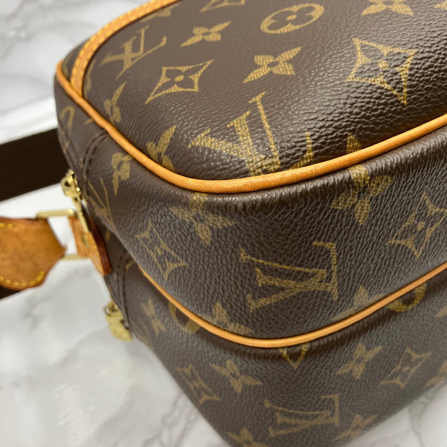 LOUIS VUITTON Monogram Reporter PM