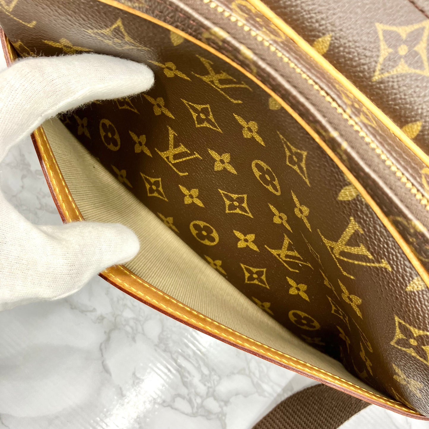 LOUIS VUITTON Monogram Reporter PM