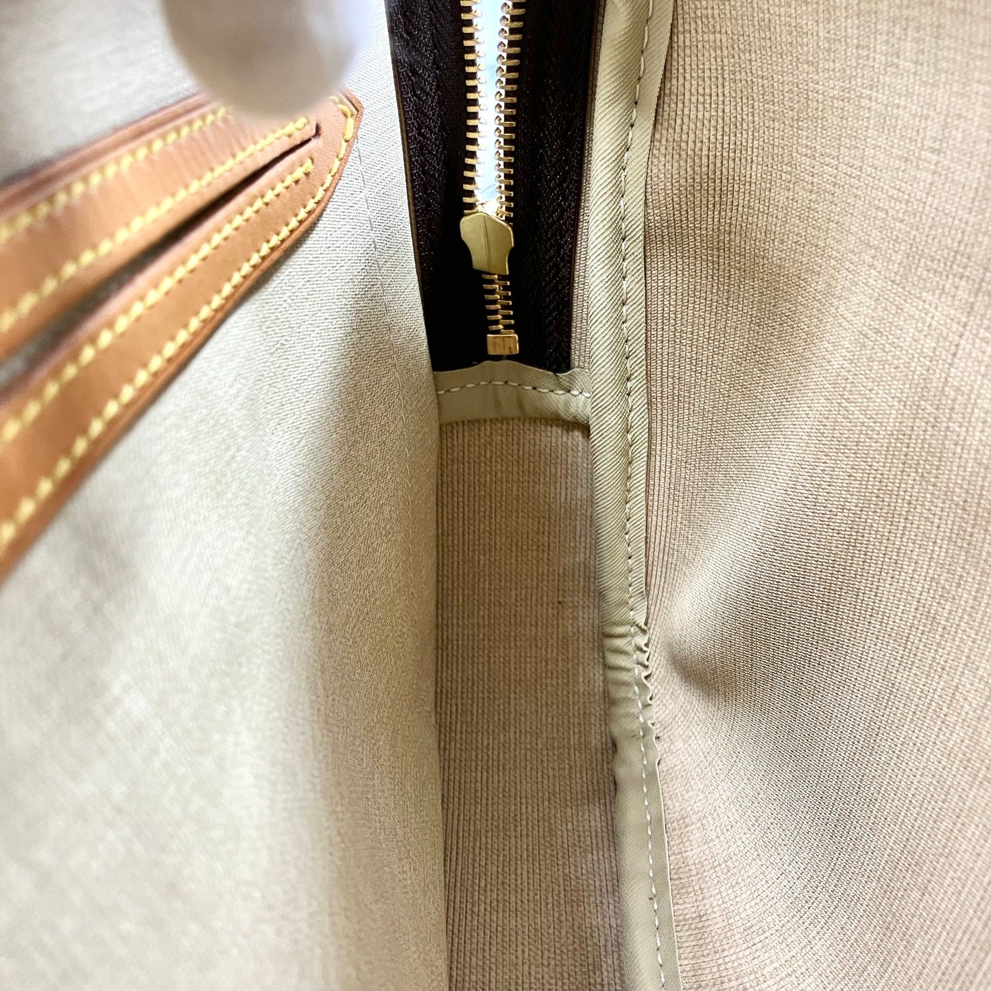 LOUIS VUITTON Monogram Reporter PM