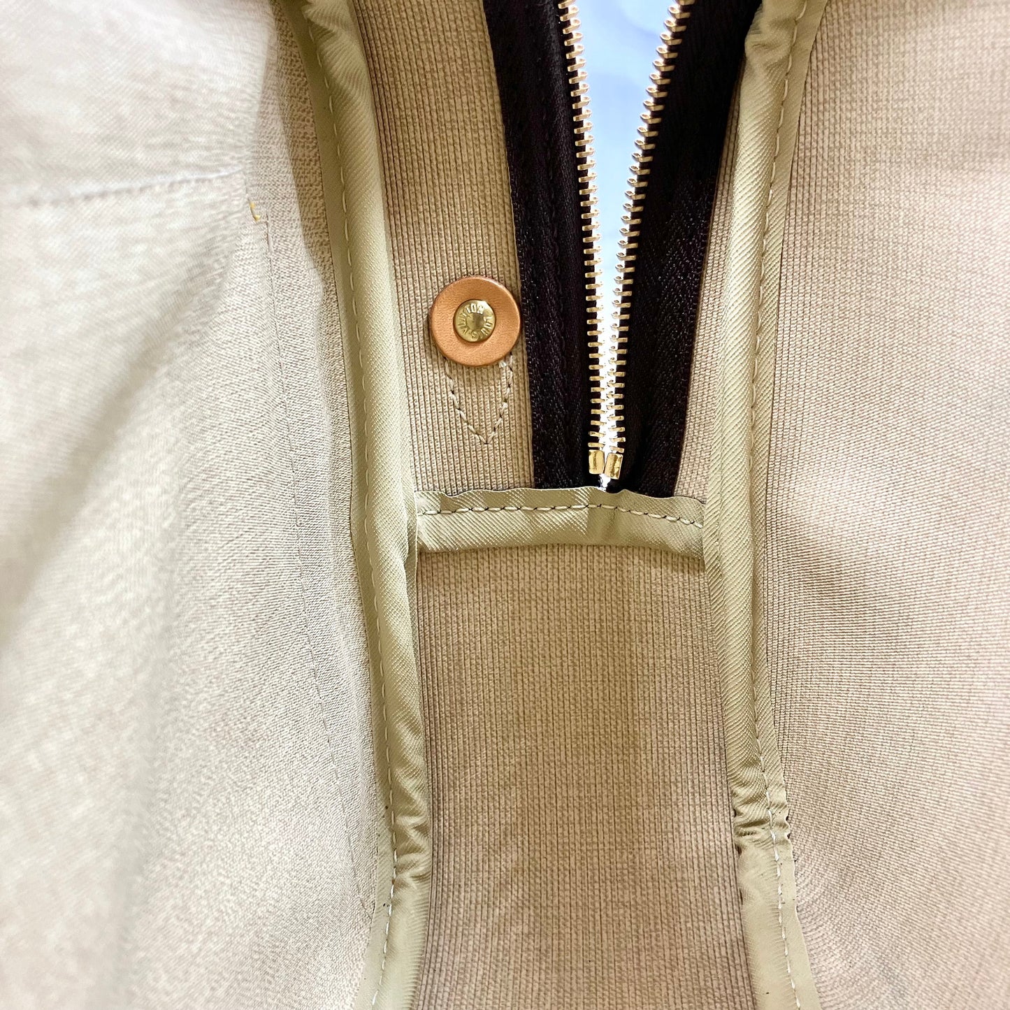 LOUIS VUITTON Monogram Reporter PM