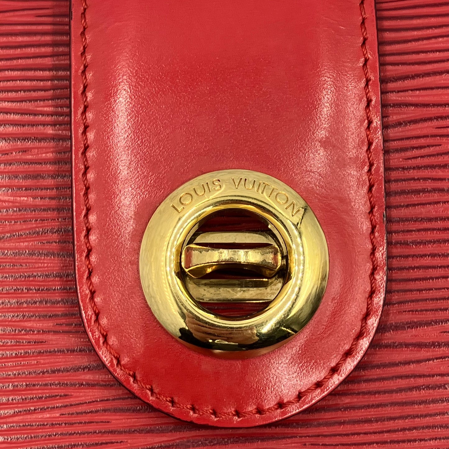 LOUIS VUITTON Epi Cluny