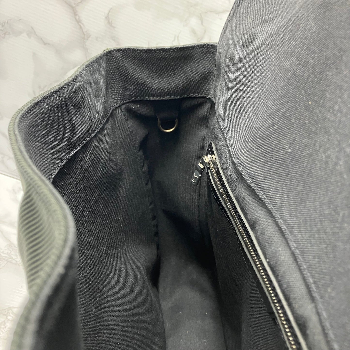 LOUIS VUITTON Taiga Victor Shoulder bag