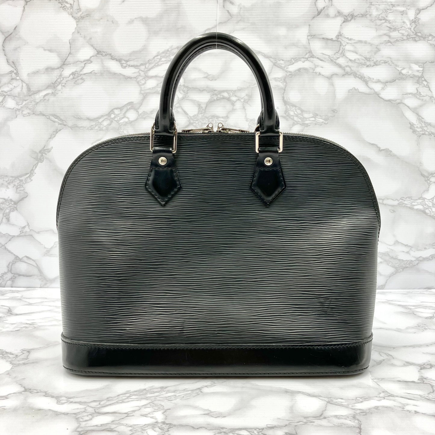 LOUIS VUITTON EPi Alma PM