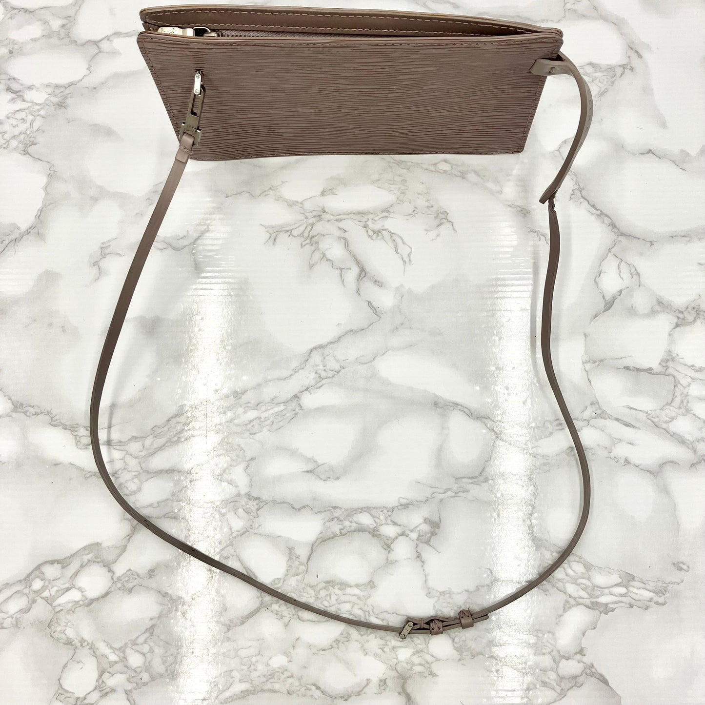 LOUIS VUITTON Epi shoulder bag