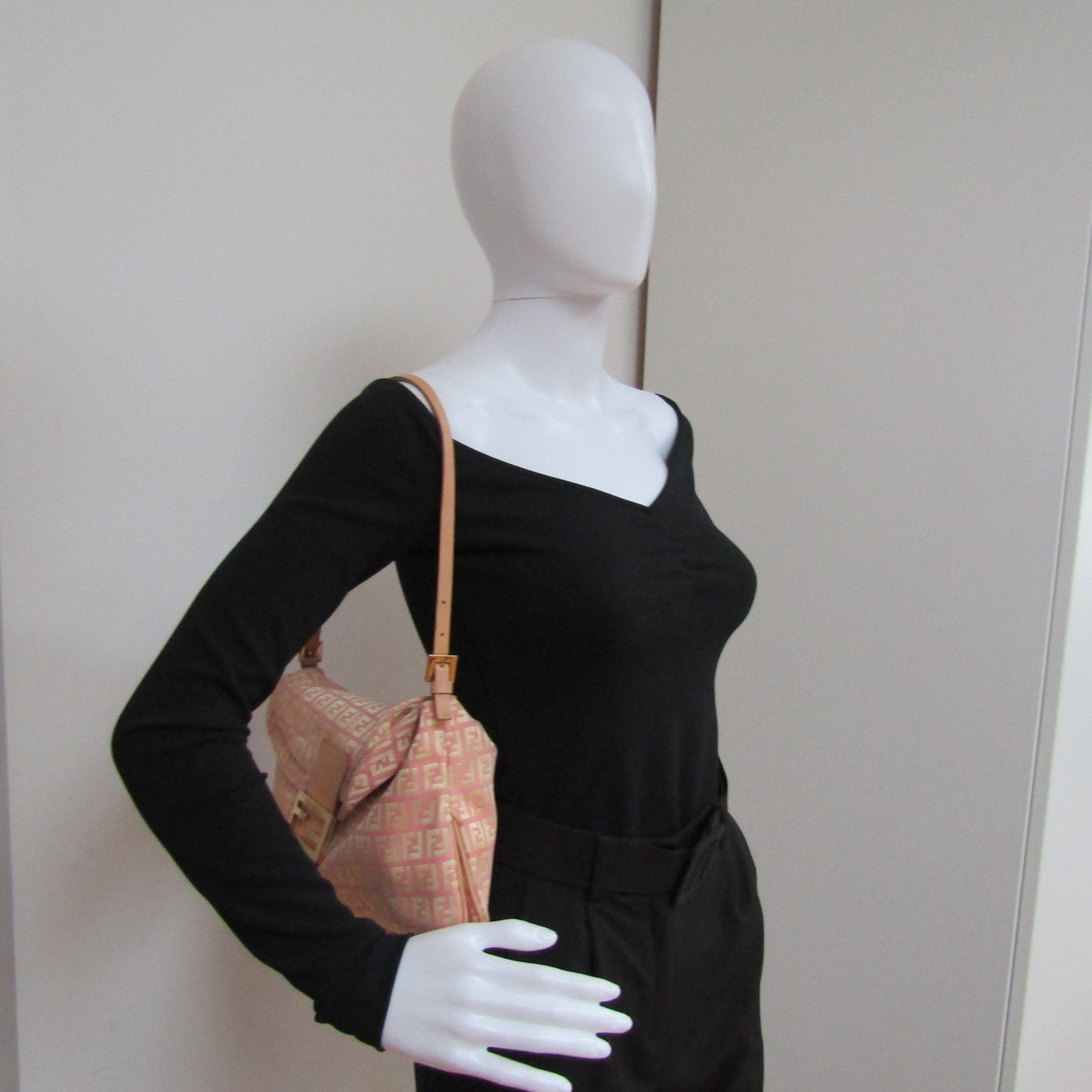 FENDI Shoulder Bag in Pink Fabric