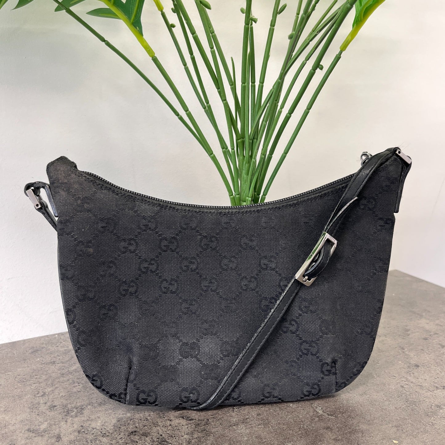 Women's Gg Supreme Canvas Handbag Black