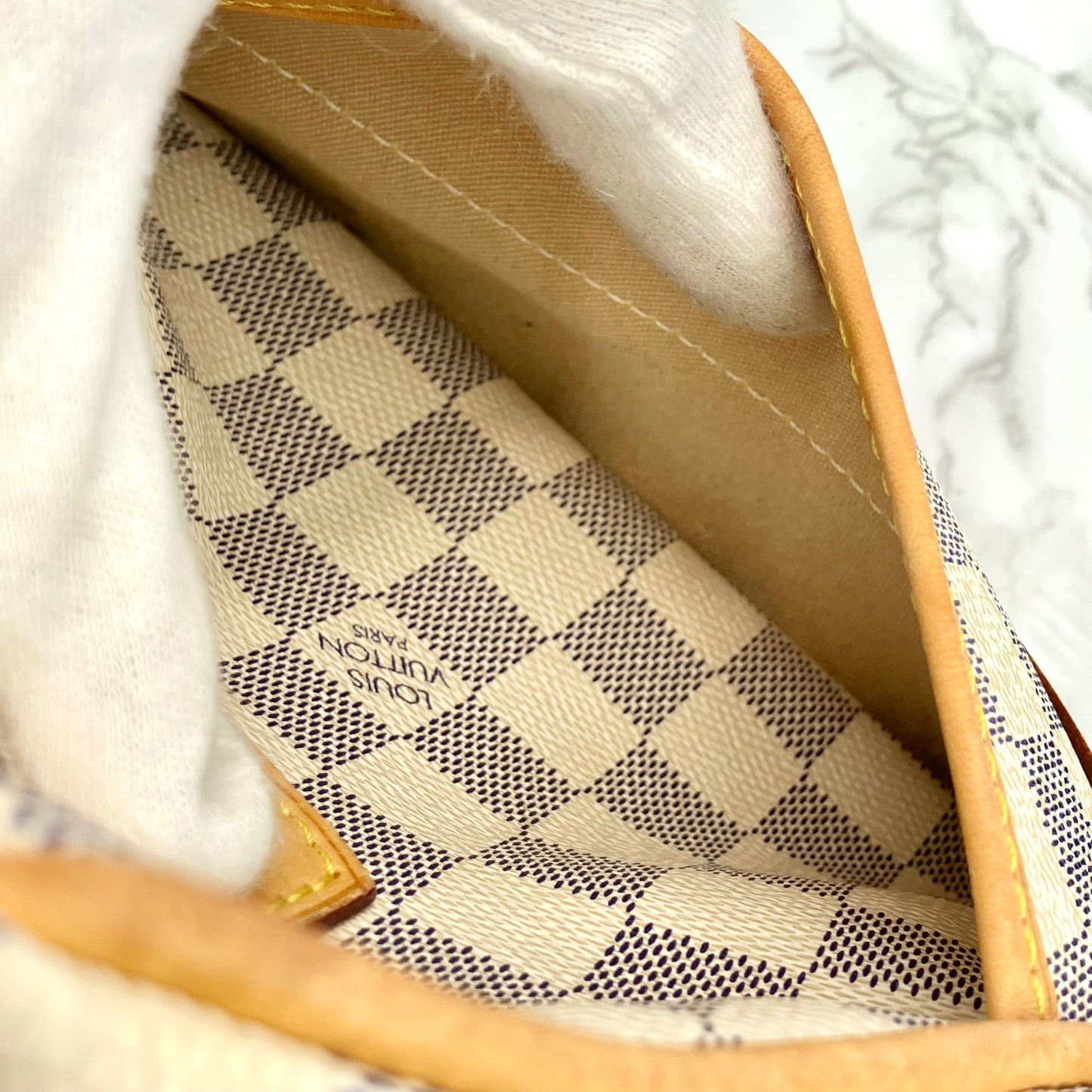 LOUIS VUITTON Azul Berkeley