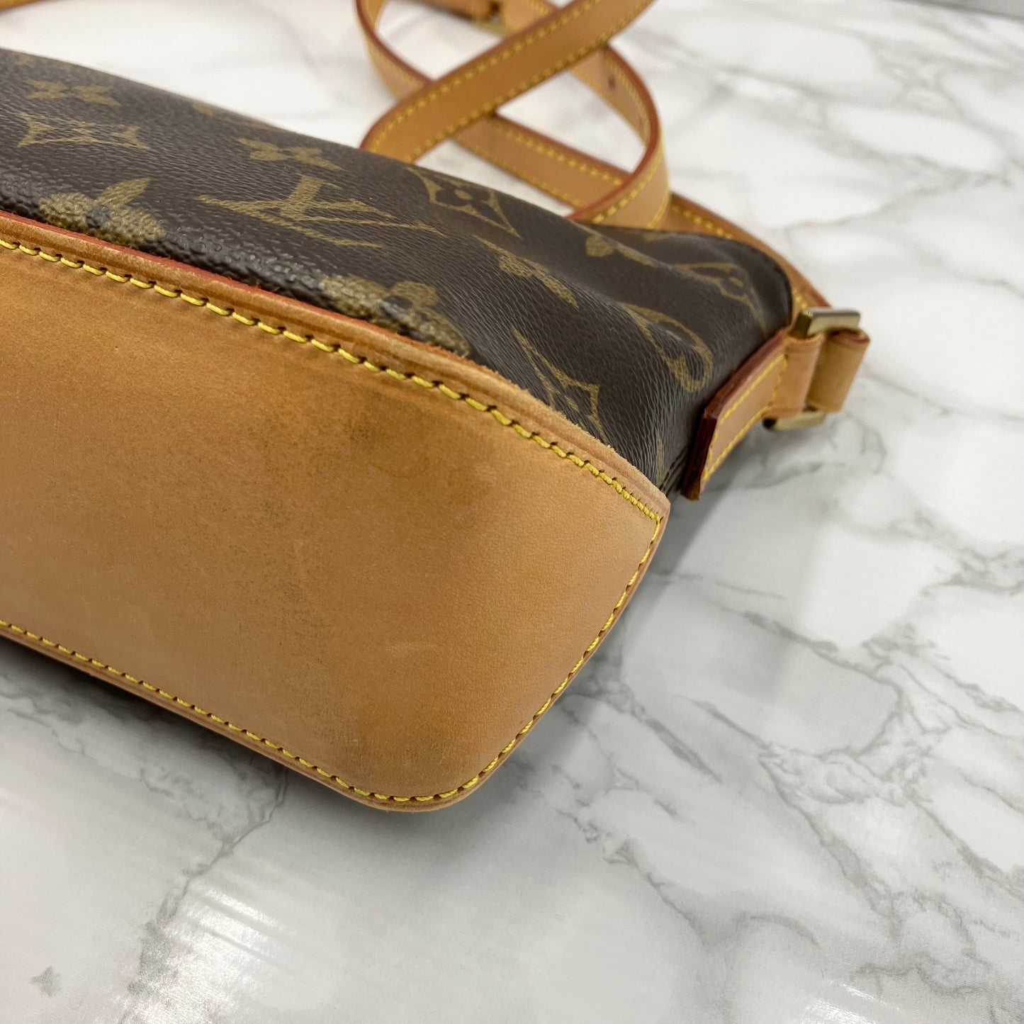 LOUIS VUITTON Trotter monogram shoulder bag