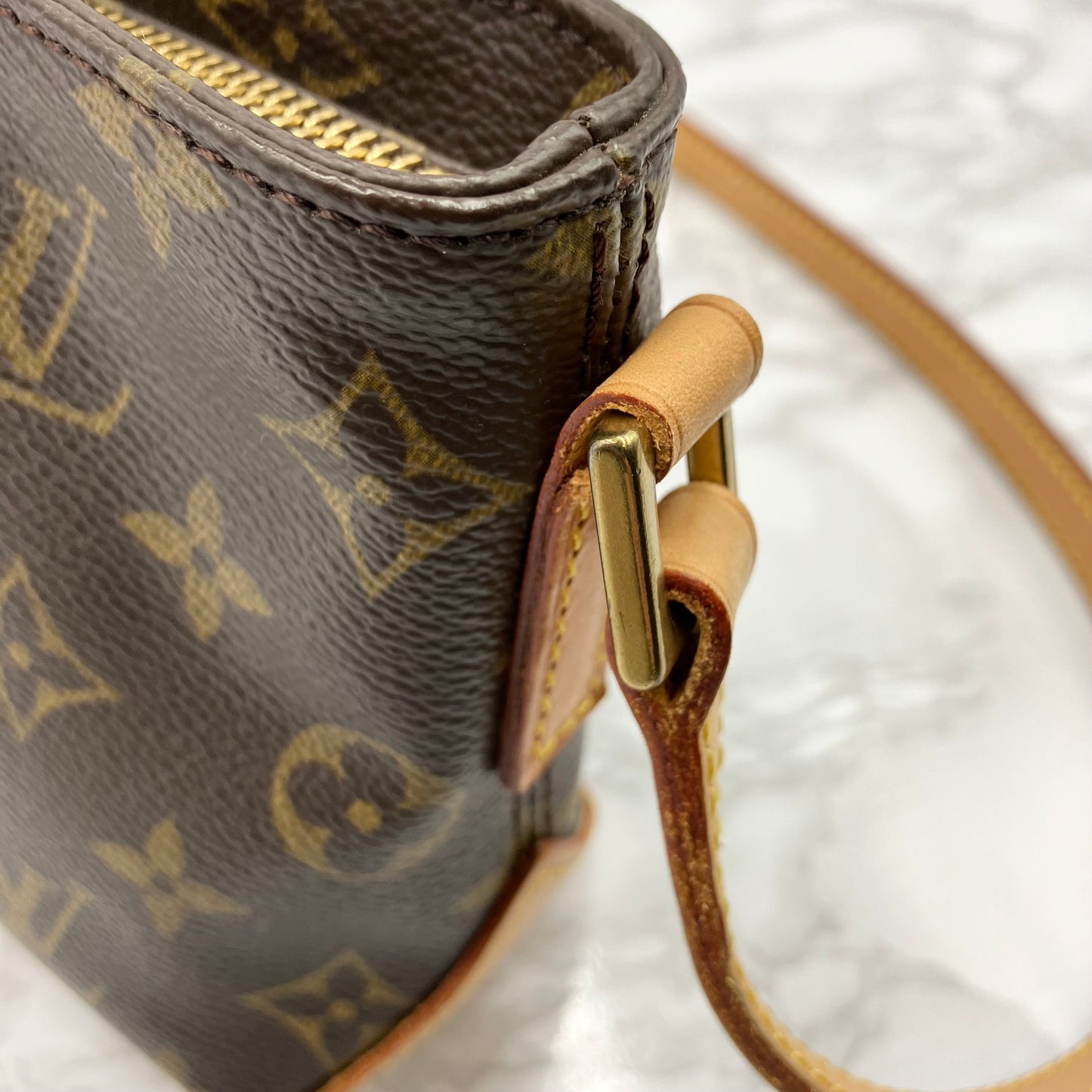 LOUIS VUITTON Trotter monogram shoulder bag