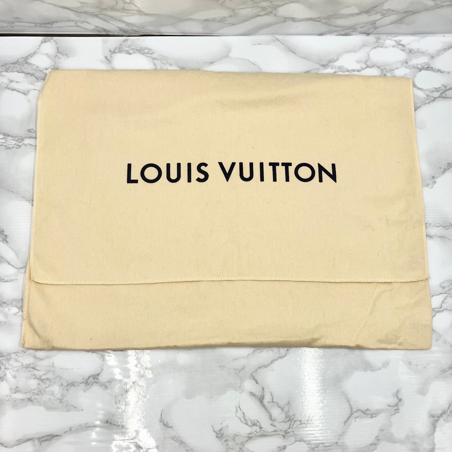 LOUIS VUITTON Lockit BB Bouclette