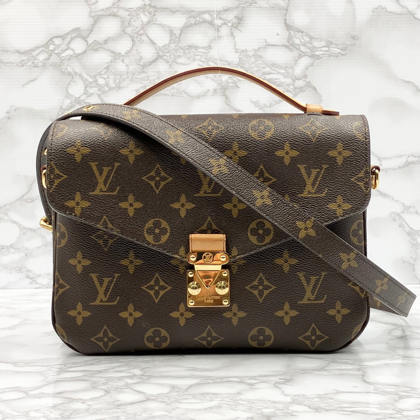 LOUIS VUITTON Monogram Metis shoulder bag