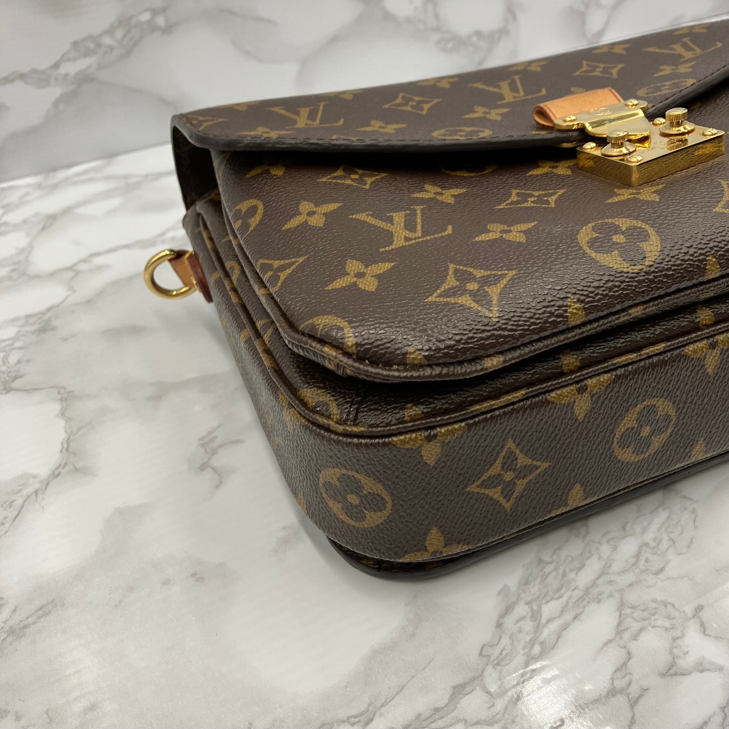 LOUIS VUITTON Monogram Metis shoulder bag