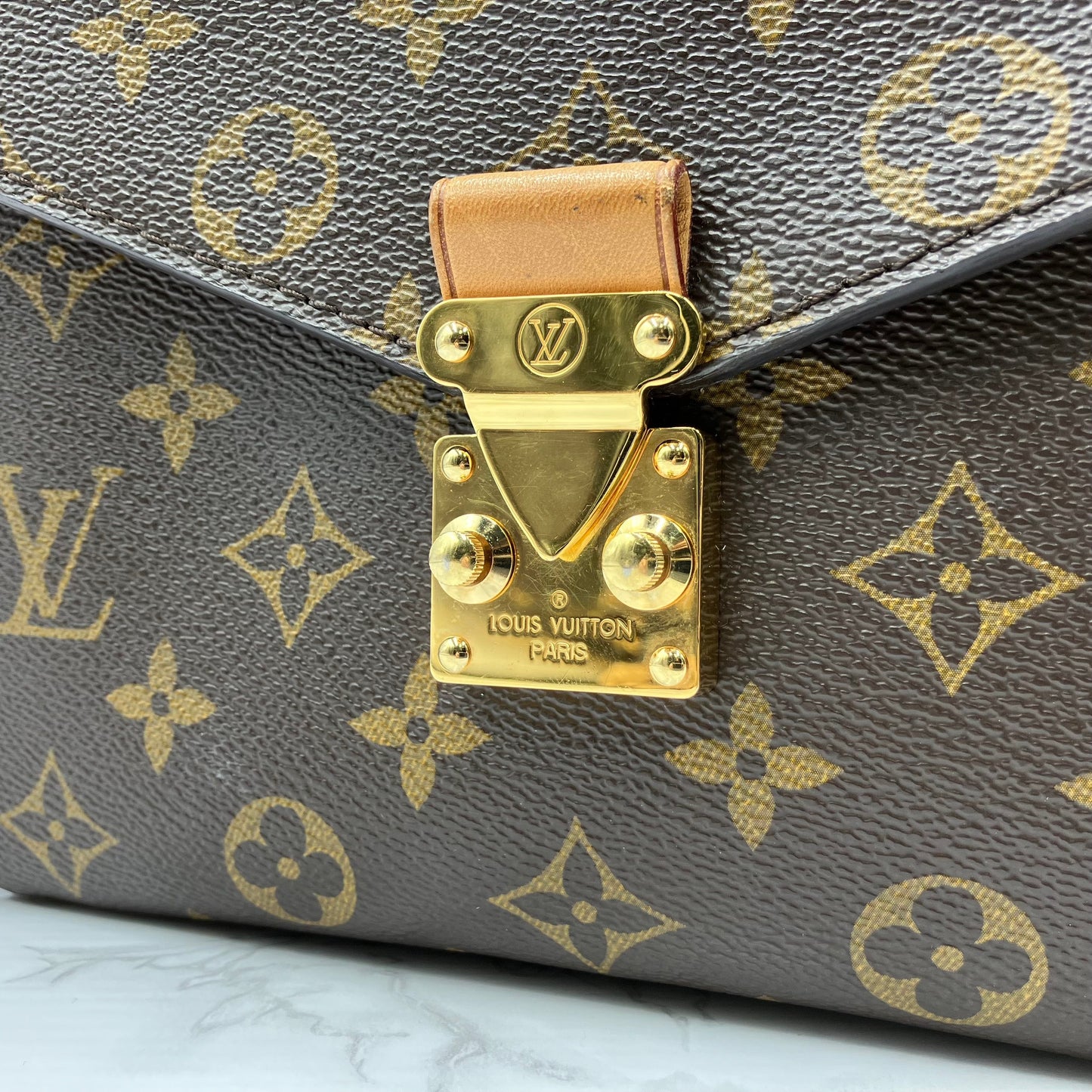 LOUIS VUITTON Monogram Metis shoulder bag