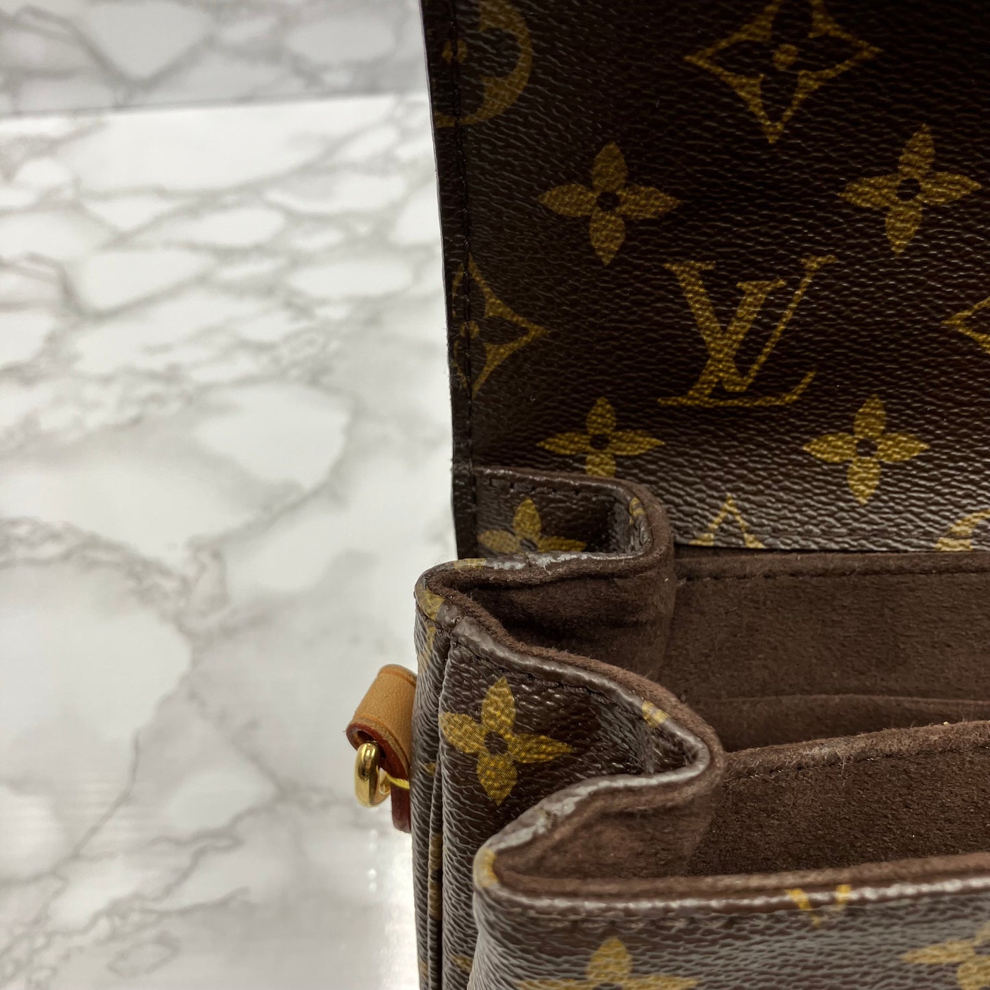 LOUIS VUITTON Monogram Metis shoulder bag