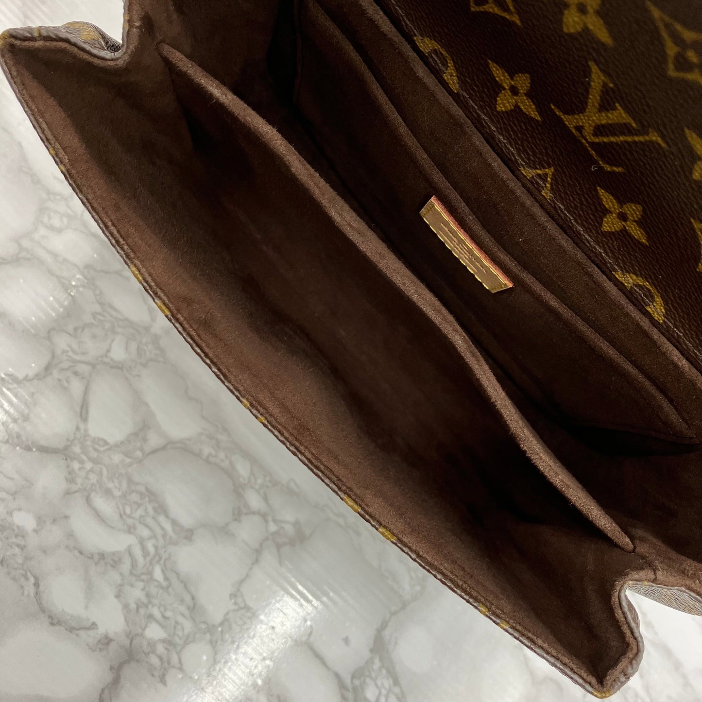 LOUIS VUITTON Monogram Metis shoulder bag