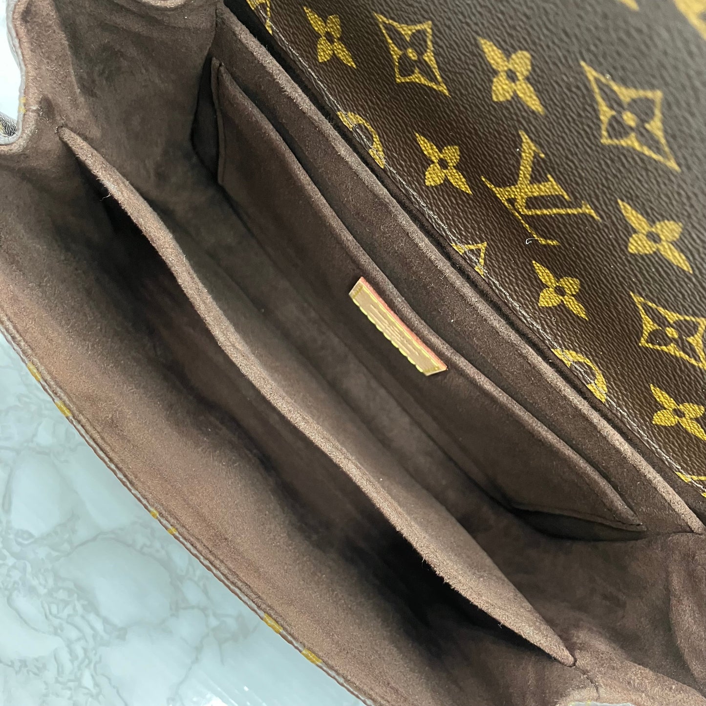 LOUIS VUITTON Monogram Metis shoulder bag