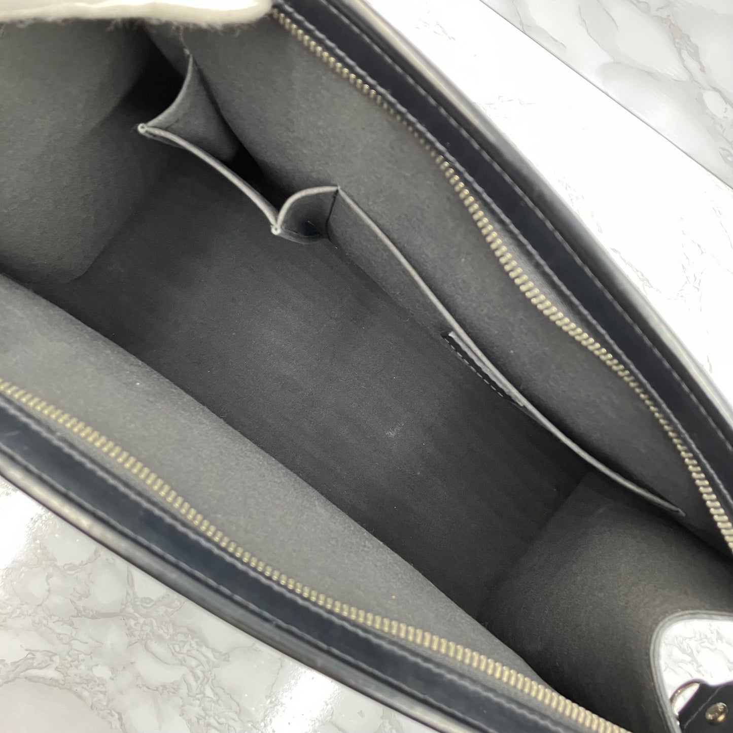 LOUIS VUITTON madeleine GM shoulder bag