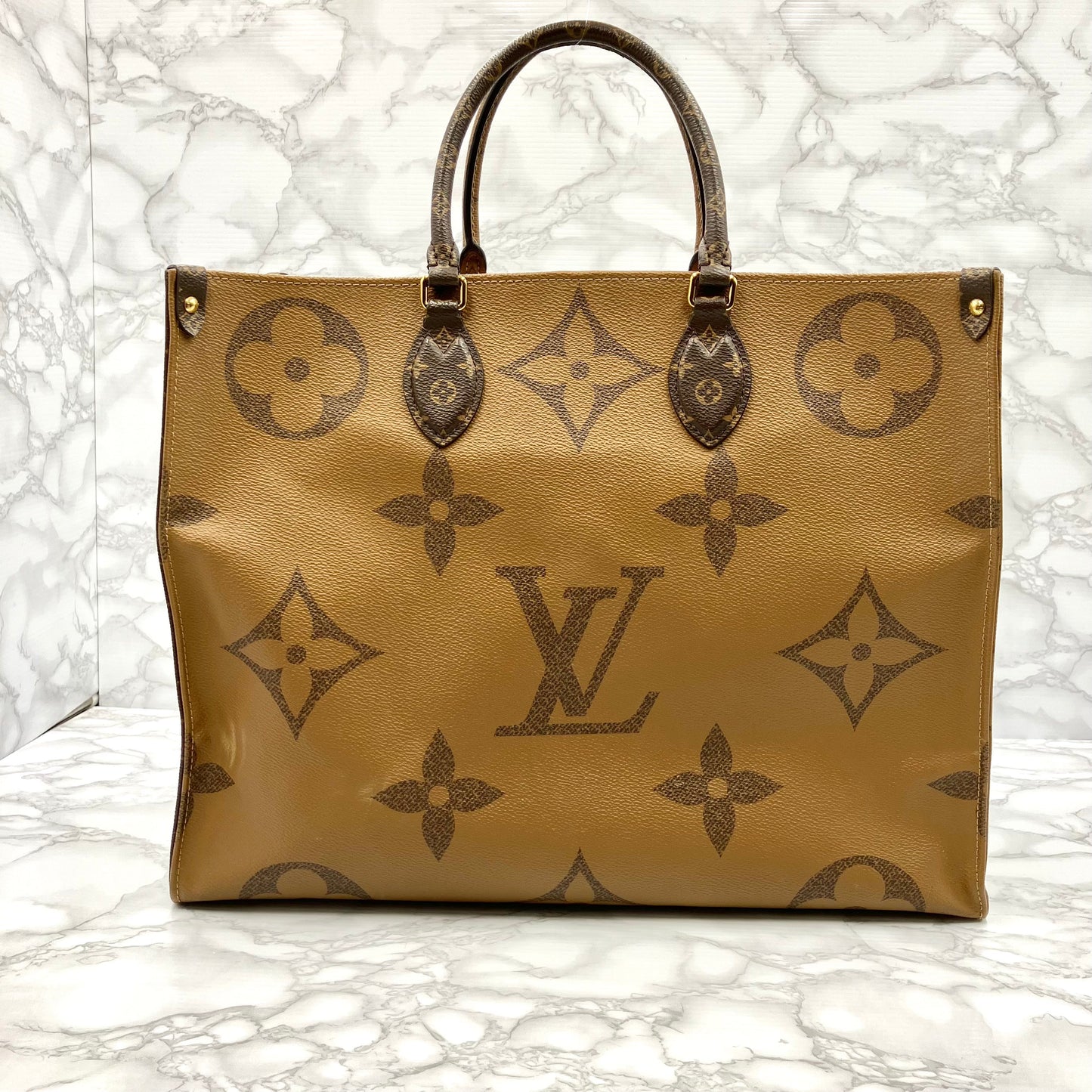 LOUIS VUITTON On the Go GM