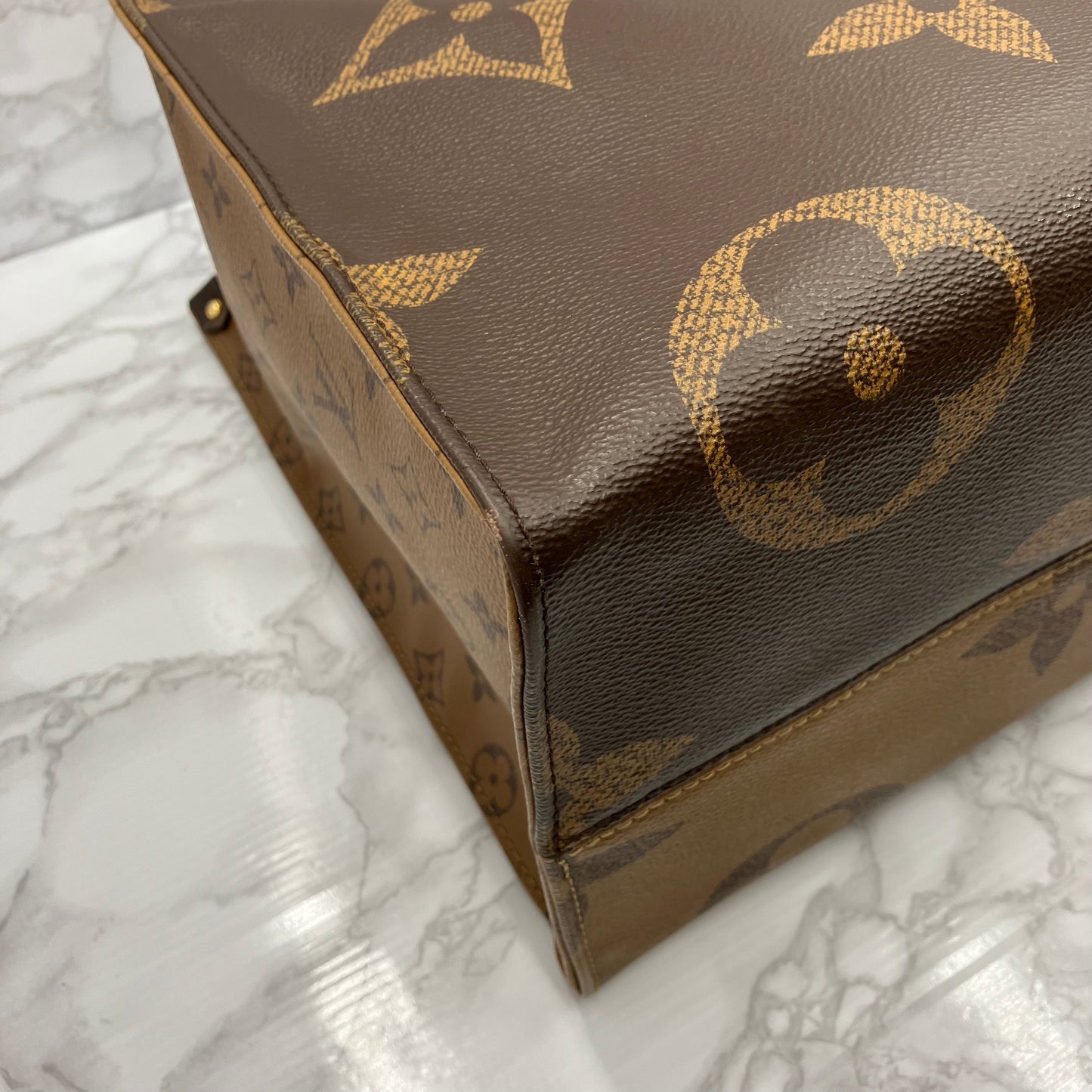 LOUIS VUITTON On the Go GM
