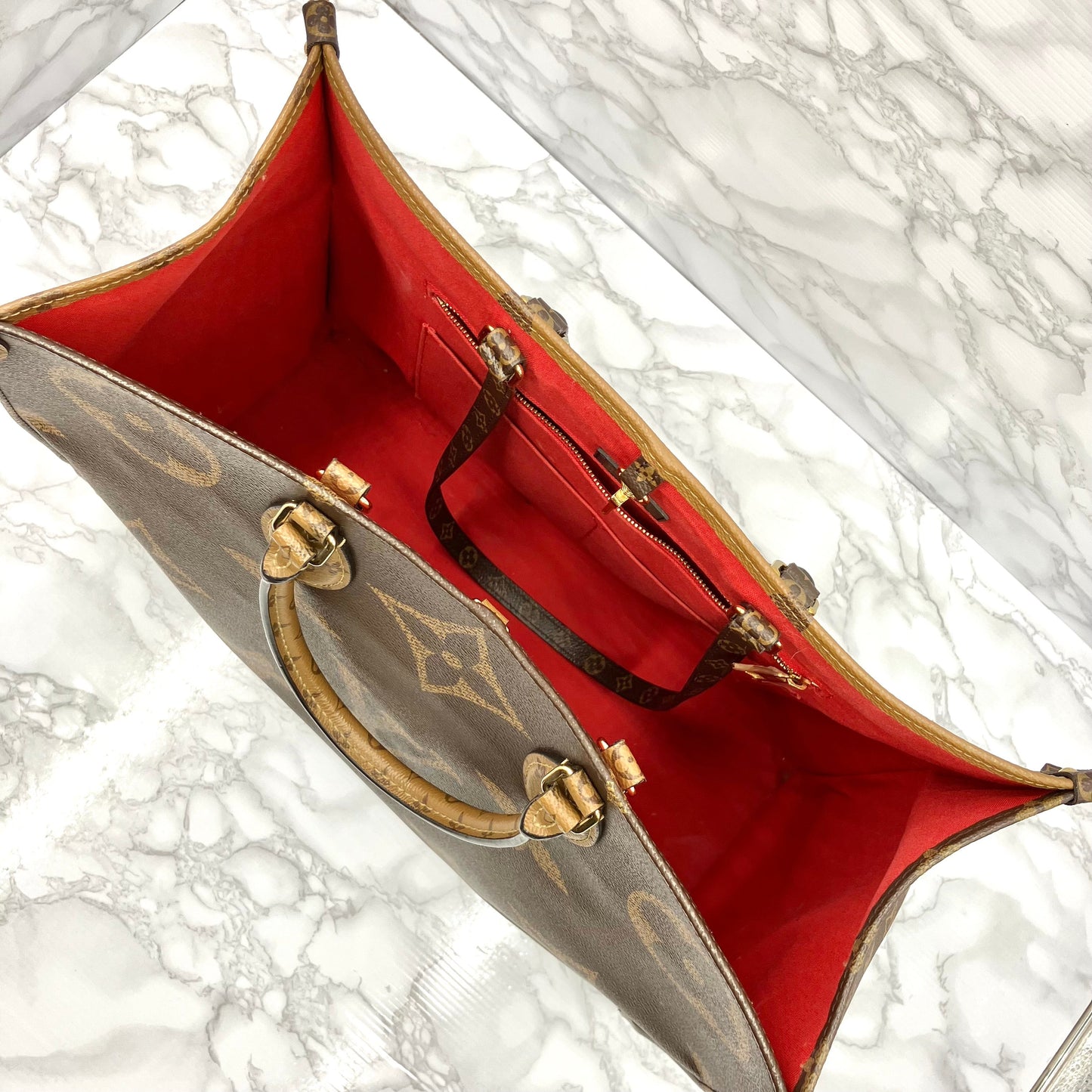 LOUIS VUITTON On the Go GM